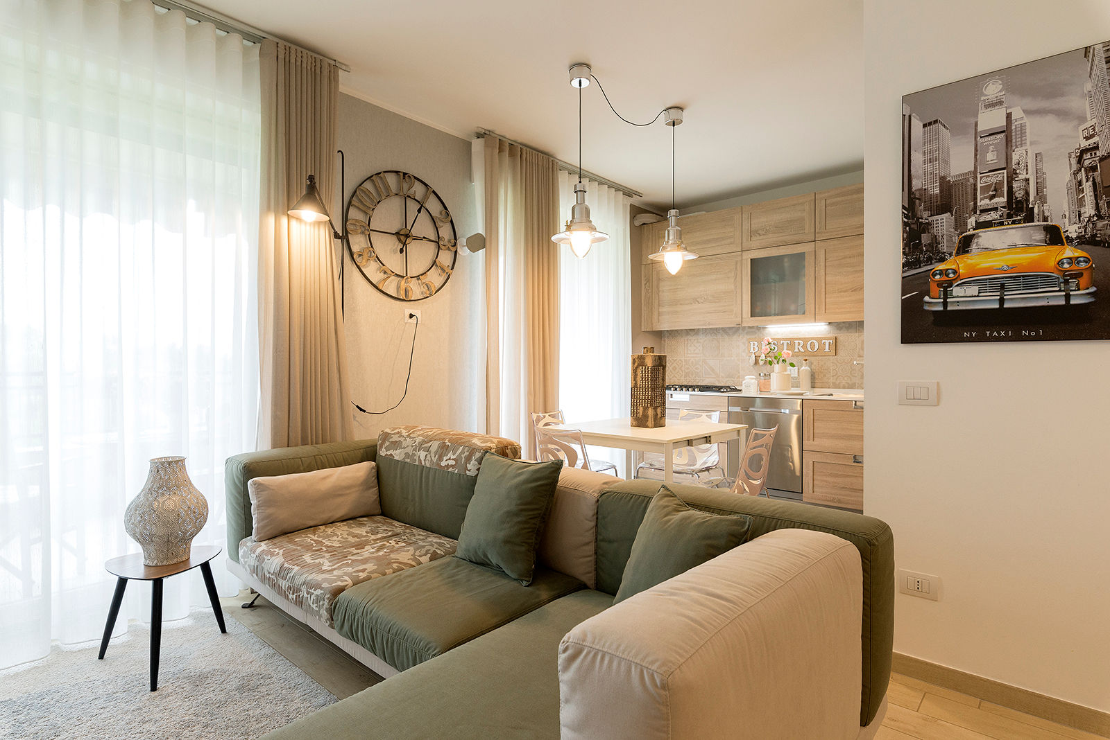 RELOOKING ZONA LIVING APPARTAMENTO ALLE PORTE DI MILANO, Essestudioarch Essestudioarch Living room