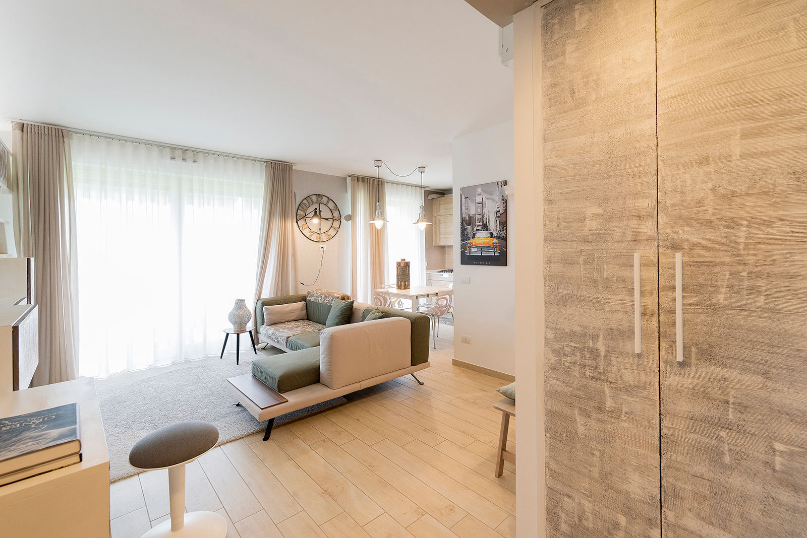 RELOOKING ZONA LIVING APPARTAMENTO ALLE PORTE DI MILANO, Essestudioarch Essestudioarch Moderne Wohnzimmer