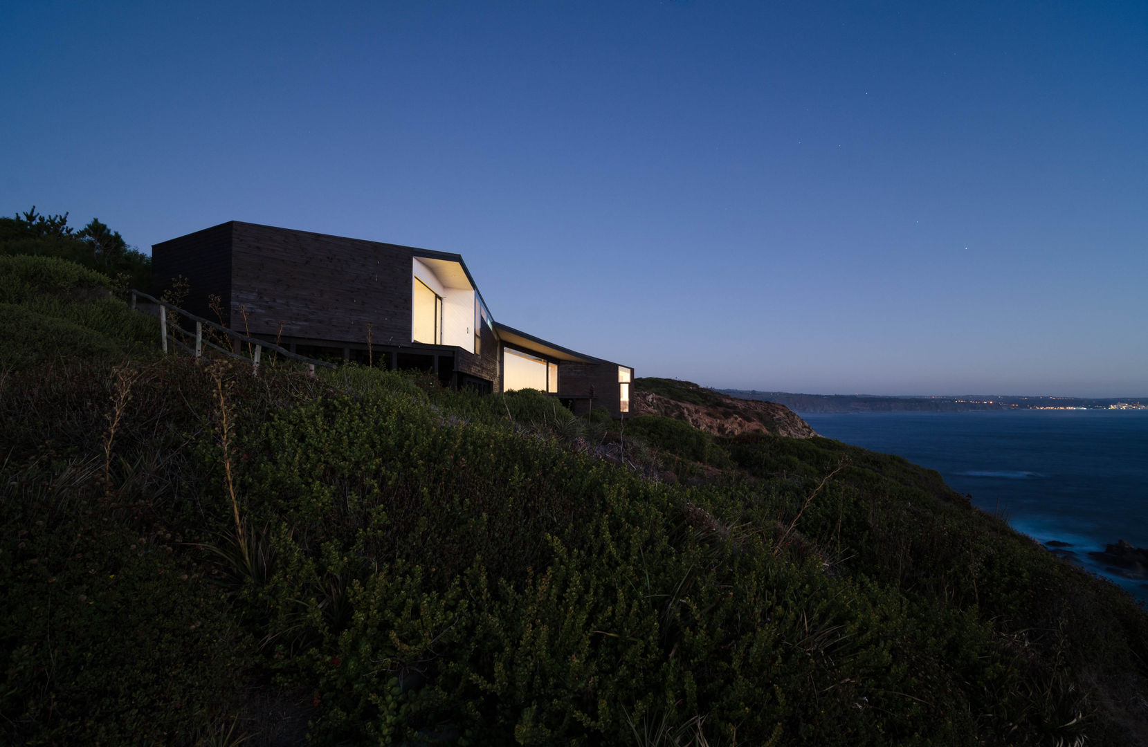 Casa Tunquén 1, Whale! Whale! Varandas, alpendres e terraços minimalistas Madeira Efeito de madeira