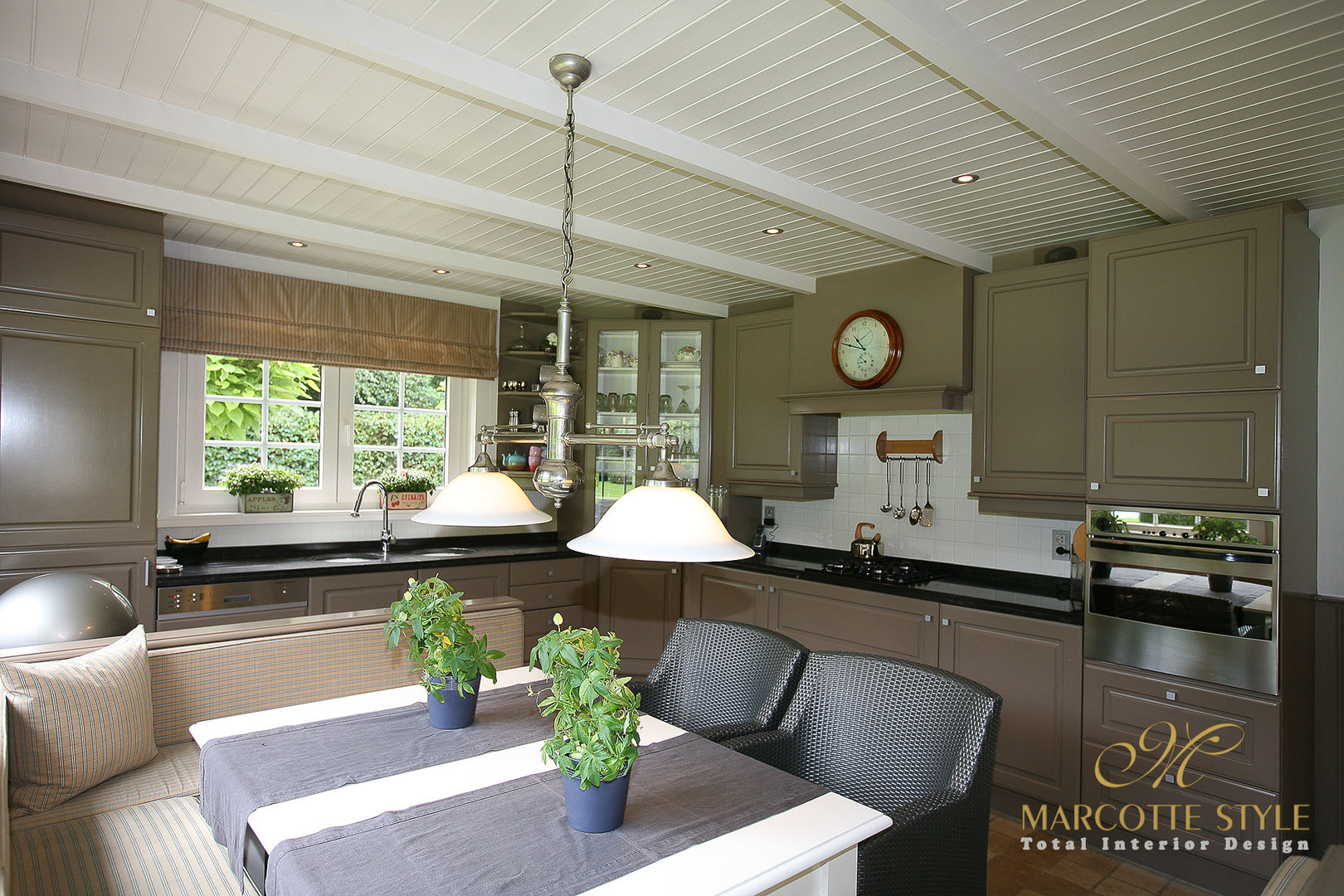villa landelijke stijl antwerpen, Marcotte Style Marcotte Style Classic style dining room