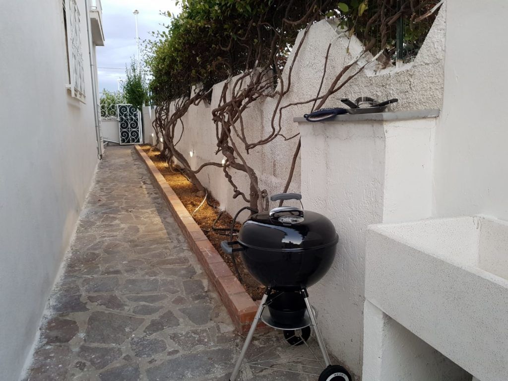 Barbecue in giardino, come arredare l'esterno in modo originale e pratico