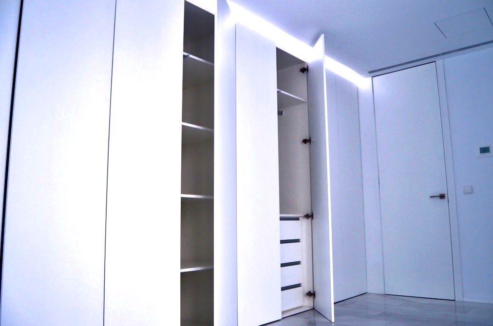 PROYECTO CASA PARTICULAR, FustHabitat FustHabitat Minimalist dressing room