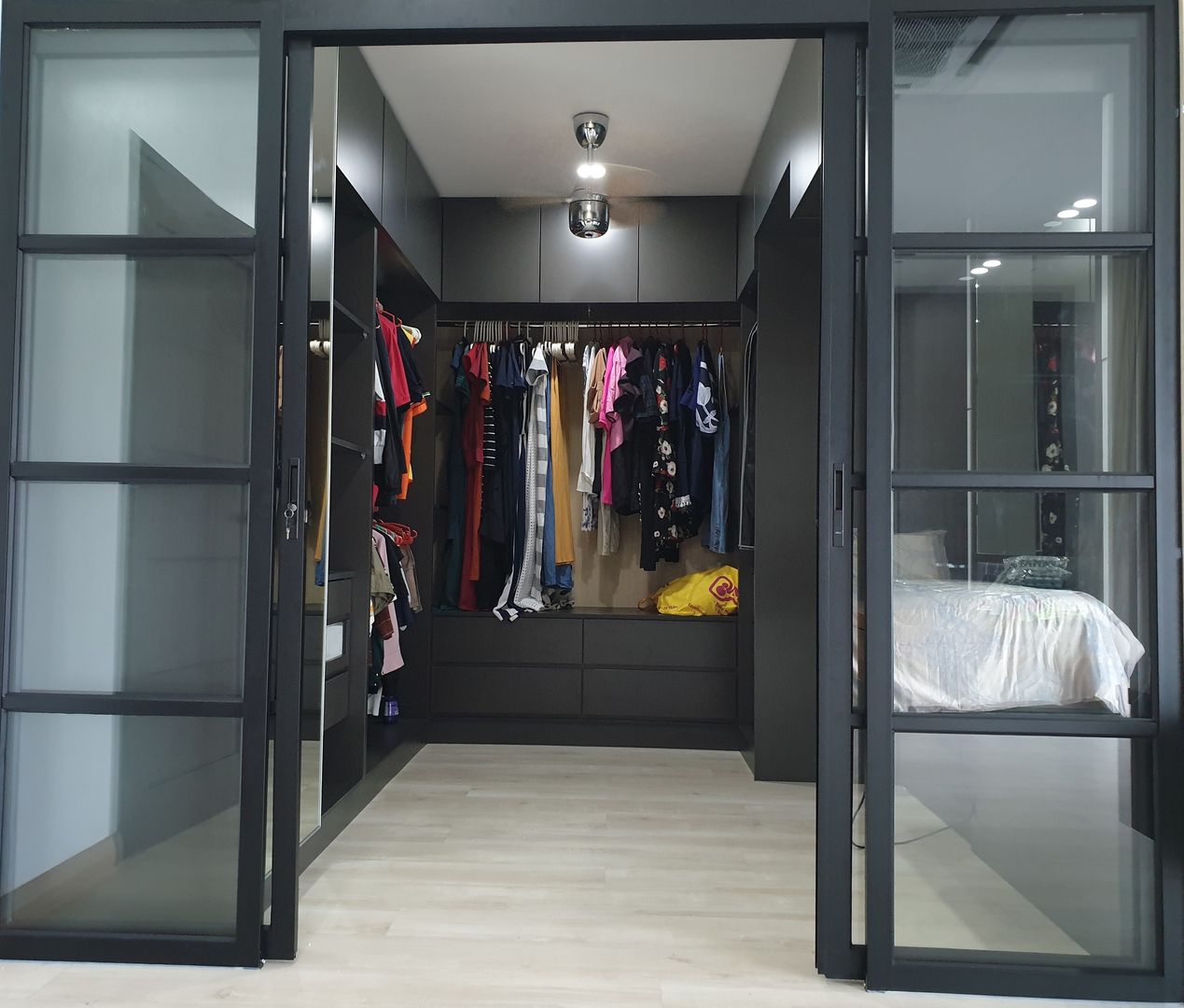 Architectural / Interior Design - Semi D (Jarom), Dterri Interior Design Dterri Interior Design Closets modernos