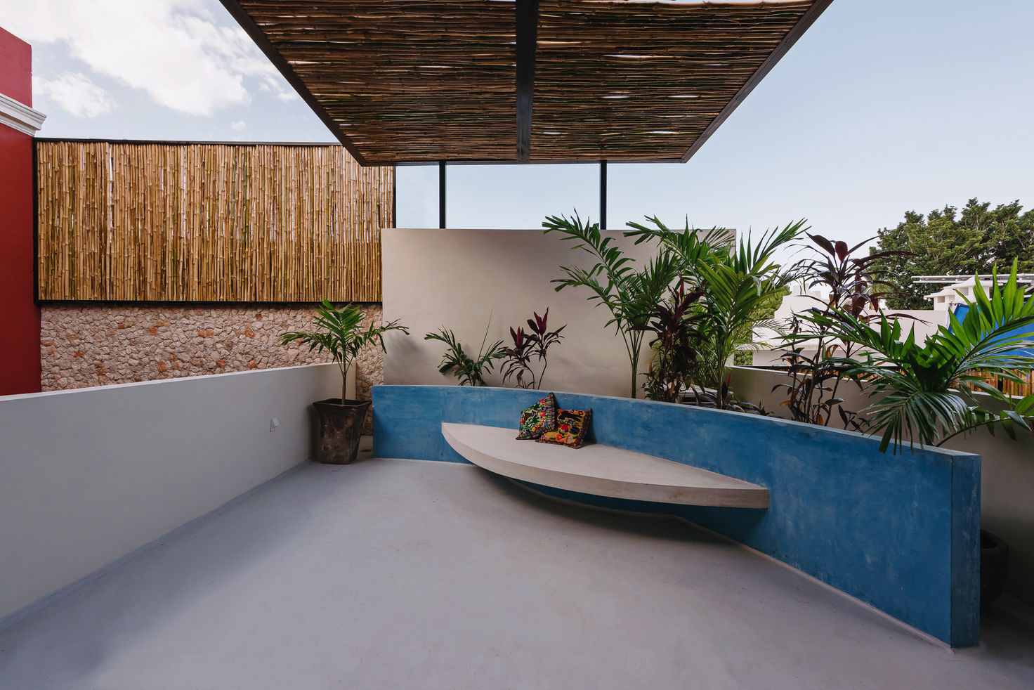 Casa Colibrí, Taller Estilo Arquitectura Taller Estilo Arquitectura モダンデザインの テラス コンクリート