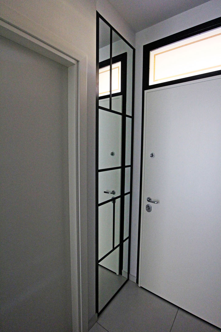 BLACK & WHITE, Marcello Cesini Architetto Marcello Cesini Architetto Inside doors Iron/Steel