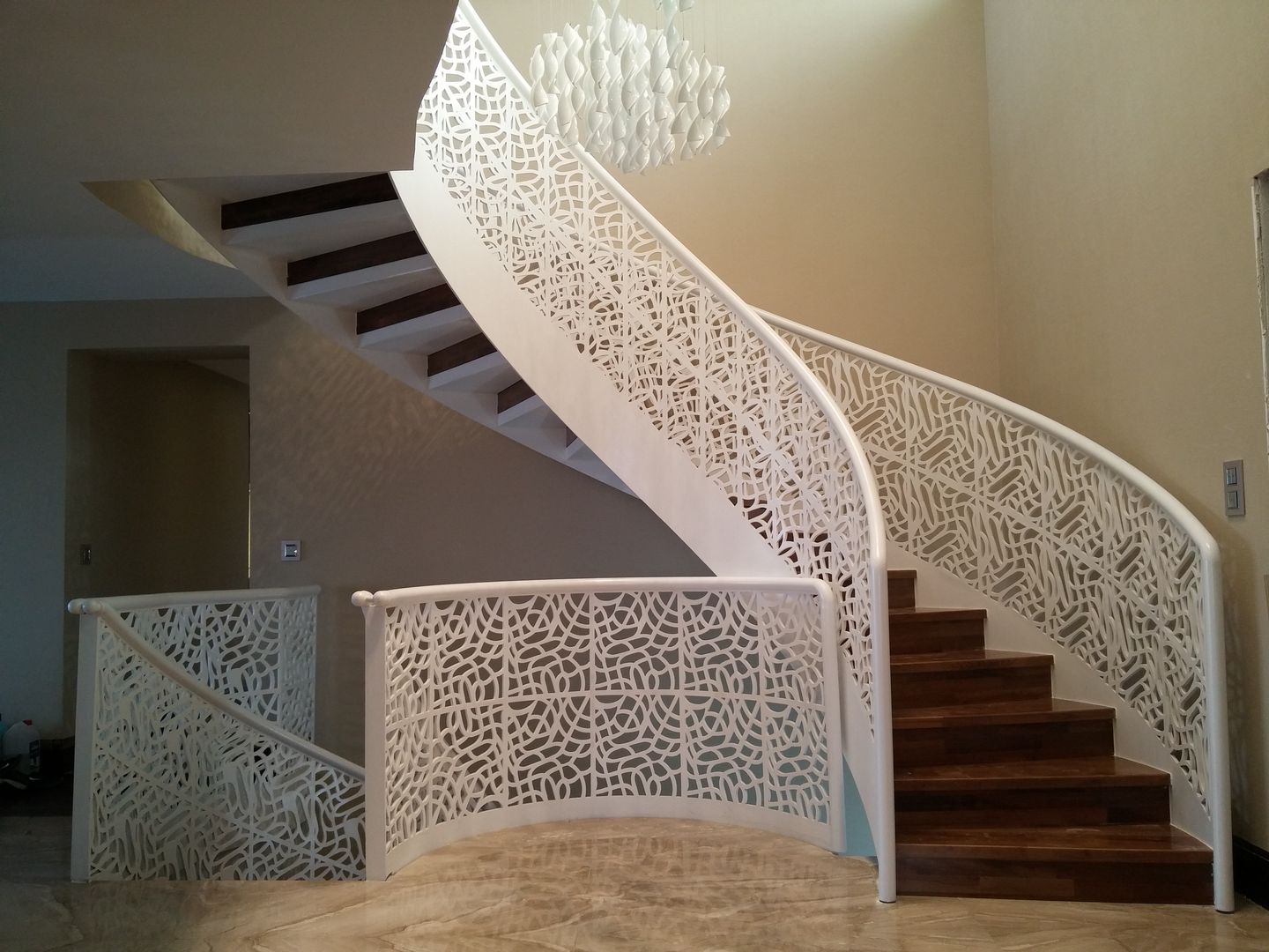 VİLLA MERDİVEN, Pİ METAL TASARIM MERDİVEN Pİ METAL TASARIM MERDİVEN Treppe Eisen/Stahl