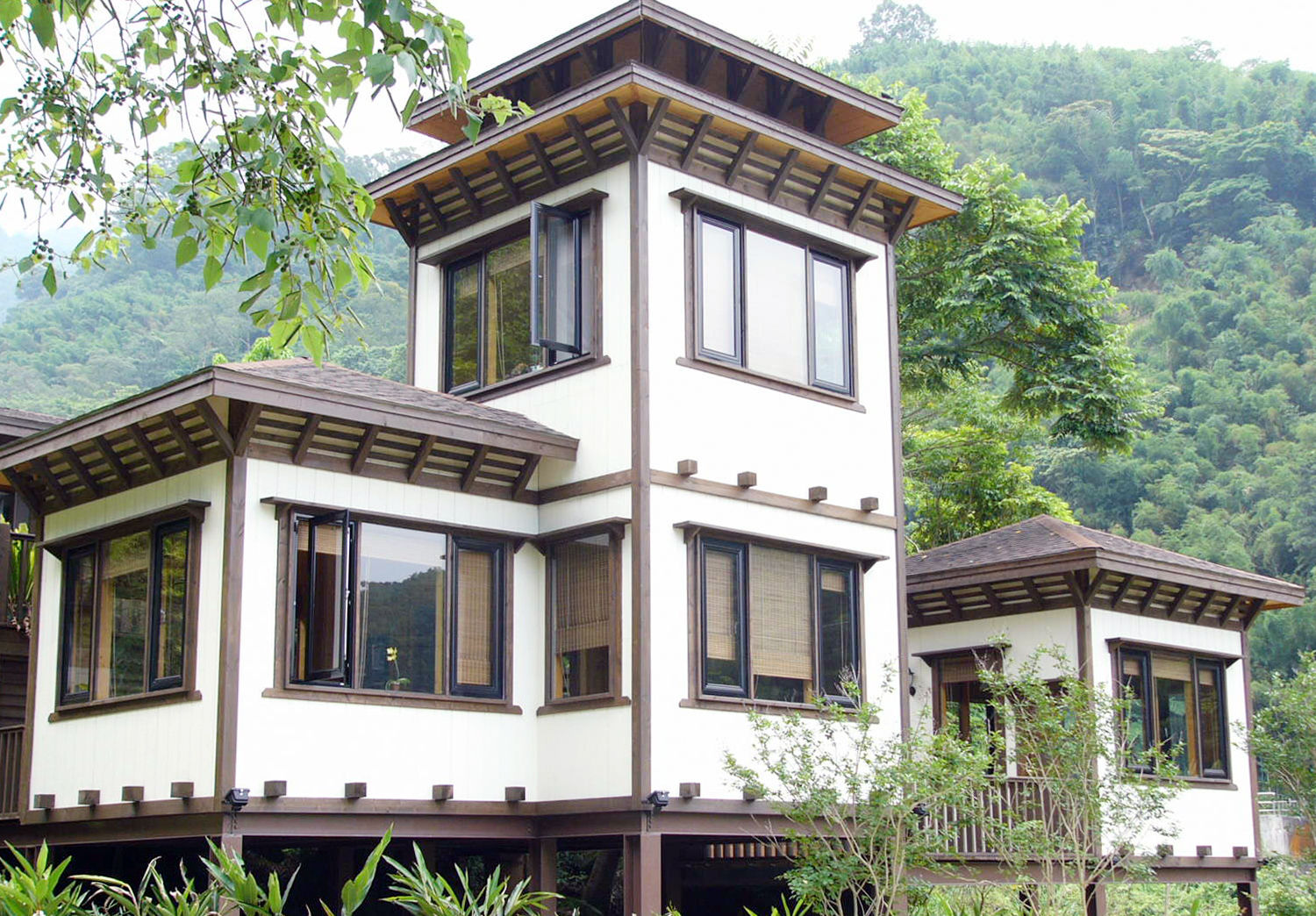 茅花一兩餐廳, 居林木構建築｜木屋設計｜木屋建造｜木屋保養｜整體規劃設計營建｜歡迎email聯繫 居林木構建築｜木屋設計｜木屋建造｜木屋保養｜整體規劃設計營建｜歡迎email聯繫 ห้องทานข้าว ไม้ Wood effect