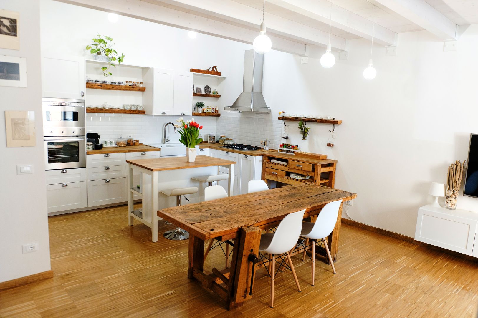 RISTRUTTURAZIONE CASA 01, Studio di Architettura e Sicurezza Federica Sandri architetto, Sotterri Giulio geometra Studio di Architettura e Sicurezza Federica Sandri architetto, Sotterri Giulio geometra Scandinavian style dining room Solid Wood Multicolored