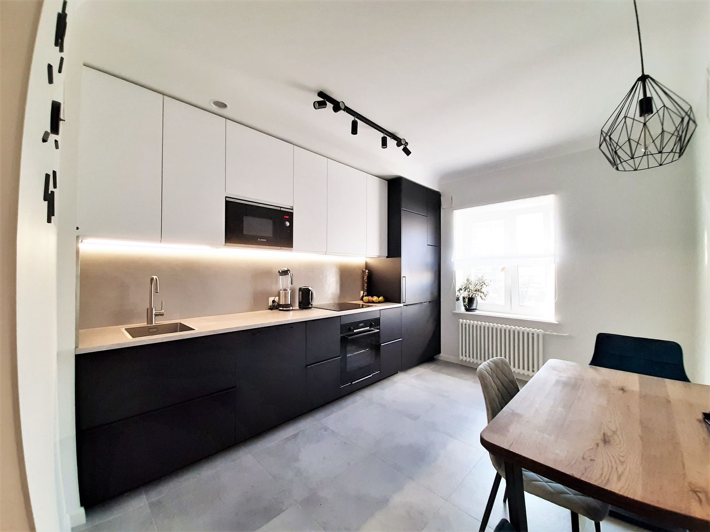 modern appartment with classic details, ANDO ANDO Kitchen