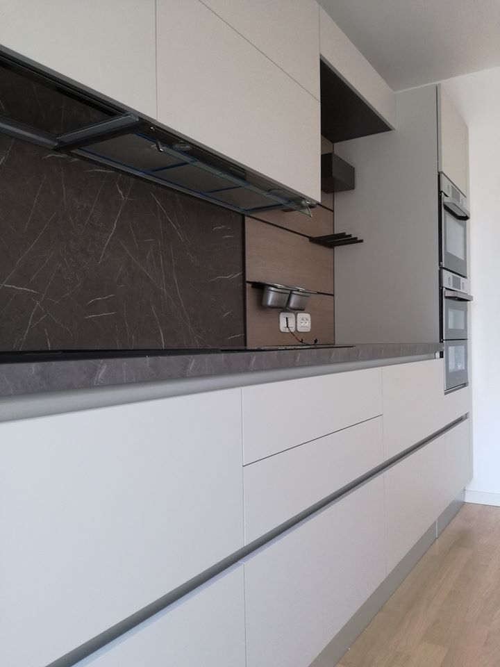 Ristrutturare una cucina, TREZZI INTERNI SNC DI TREZZI FAUSTO, FRANCESCO E DARIO TREZZI INTERNI SNC DI TREZZI FAUSTO, FRANCESCO E DARIO Built-in kitchens