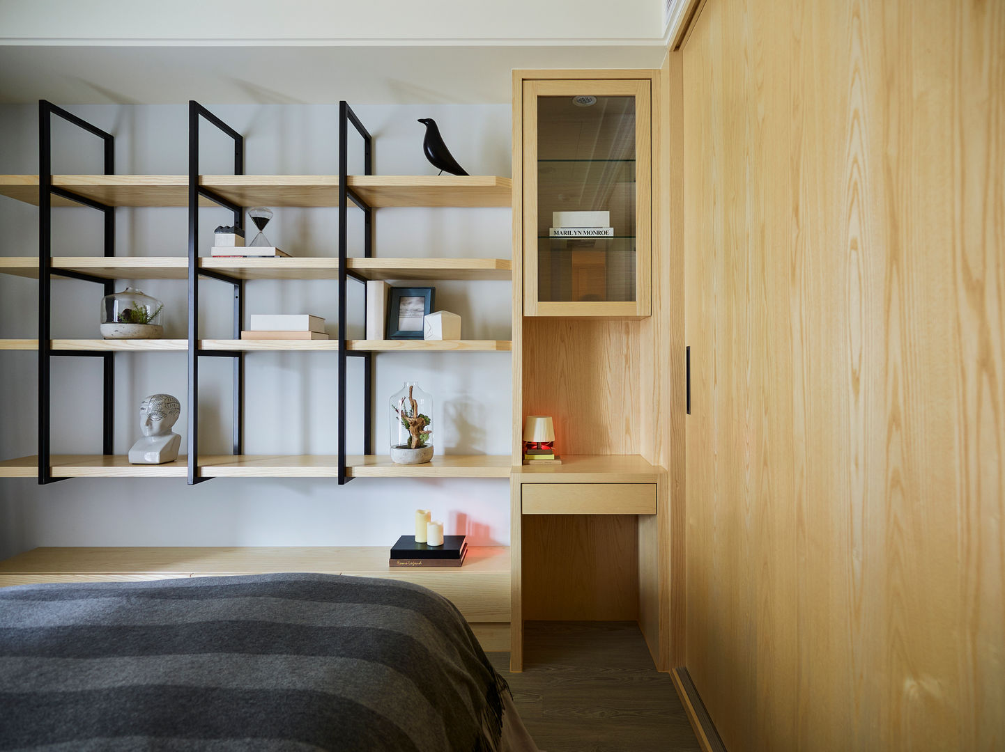 靜、穩, 群築室內裝修設計有限公司 群築室內裝修設計有限公司 Eclectic style bedroom