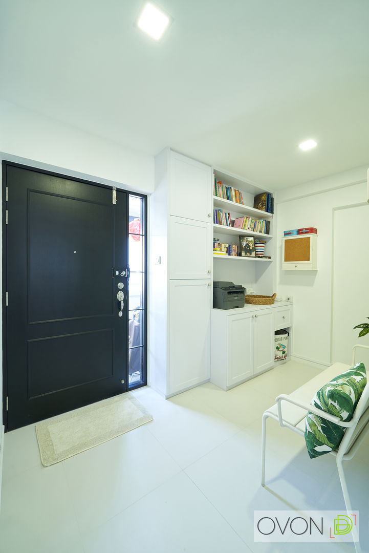 Bedok Reservoir Rd, Ovon Design Ovon Design Modern Corridor, Hallway and Staircase