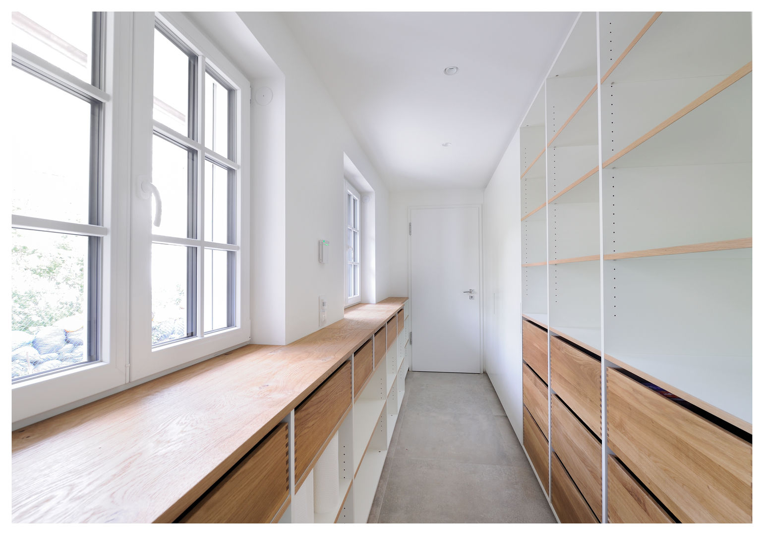 Familienvilla München, Heerwagen Design Consulting Heerwagen Design Consulting Closets de estilo moderno