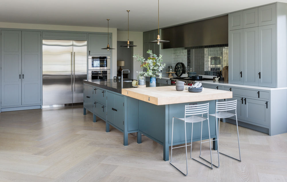 Fascination kitchen by Mowlem & Co, Mowlem&Co Mowlem&Co Kuchnia na wymiar bespoke, handmade, Mowlem & Co, kitchen, rustic, blue, shaker, Scandinavian, British