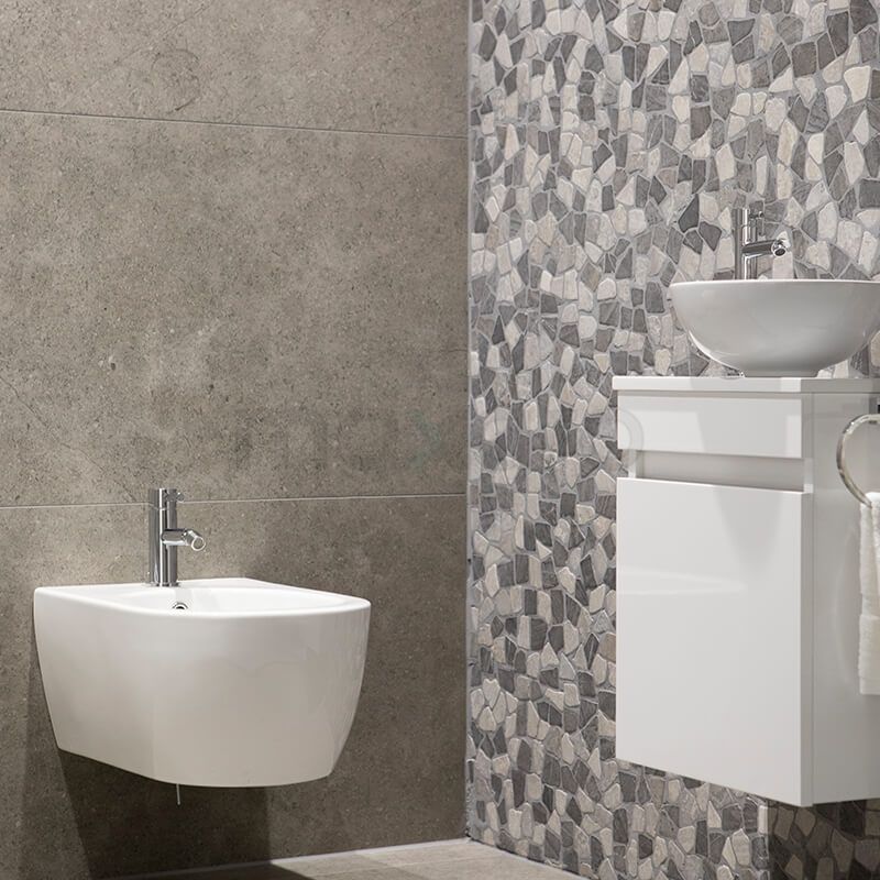 Badkamer met een speelse twist van mozaïek, Maxaro Maxaro 現代浴室設計點子、靈感&圖片 陶器 廁所