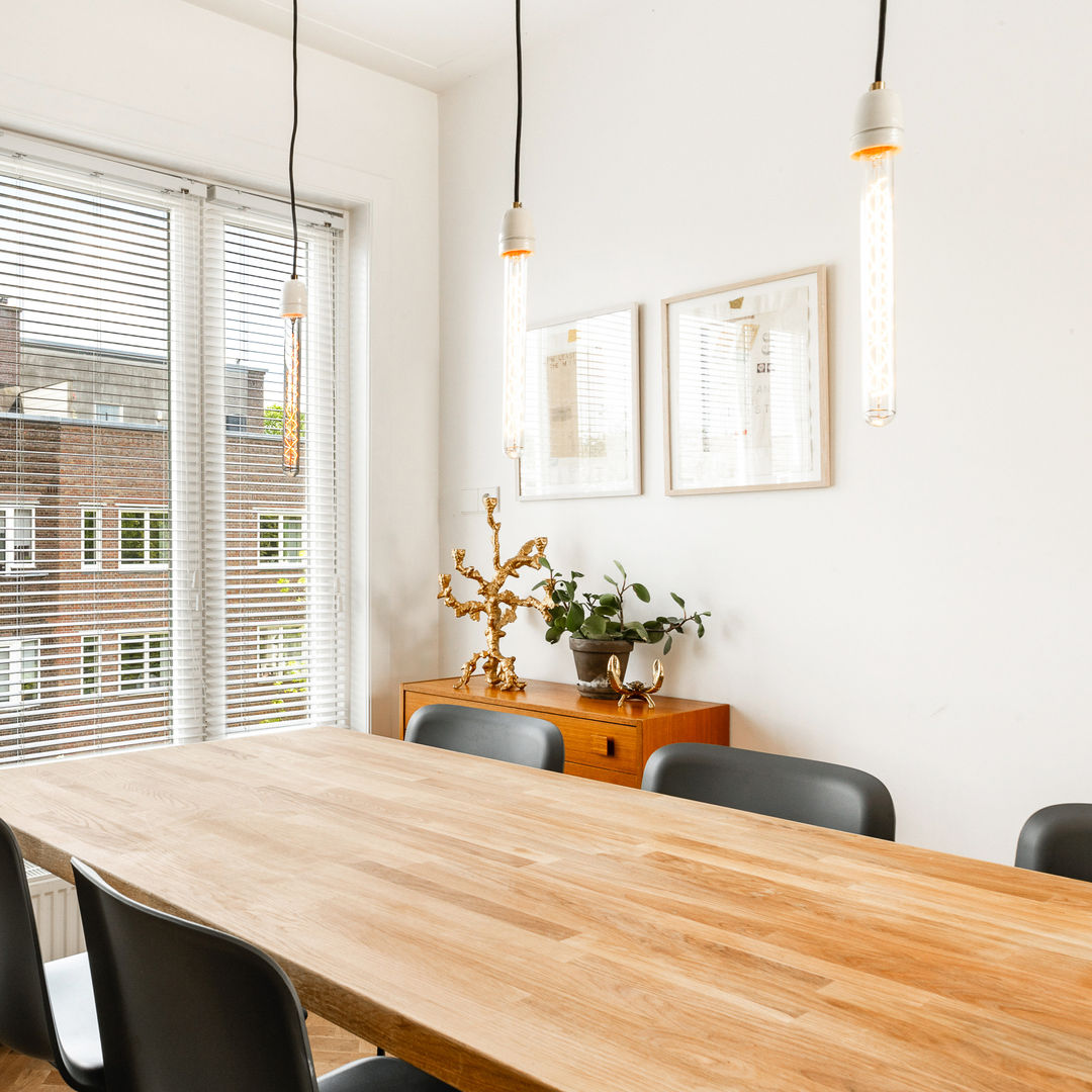 Appartement Amsterdam, ÈMCÉ interior architecture ÈMCÉ interior architecture Comedores de estilo moderno Madera Acabado en madera