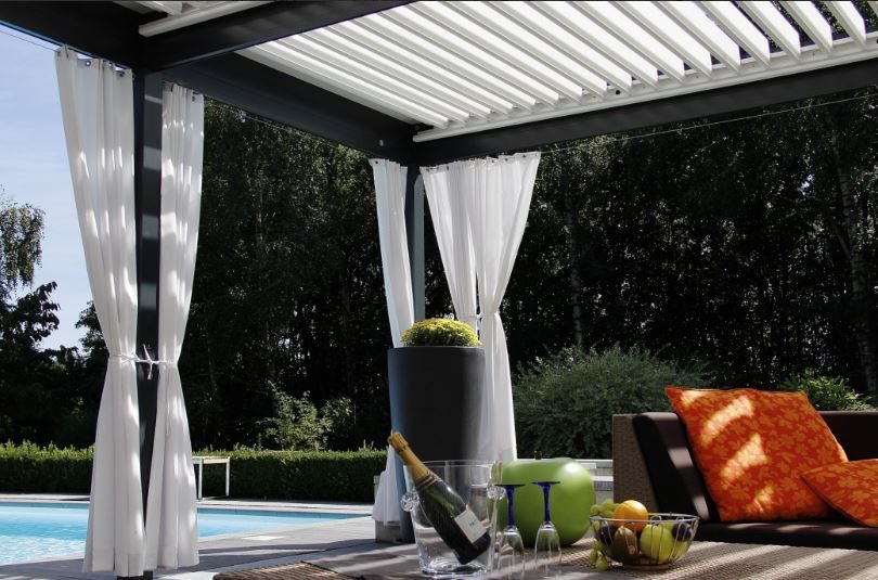 ROLLING ROOF PERGOLA , İNORMA YAPI SİSTEMLERİ İNORMA YAPI SİSTEMLERİ Commercial spaces Aluminium/Zinc Bars & clubs