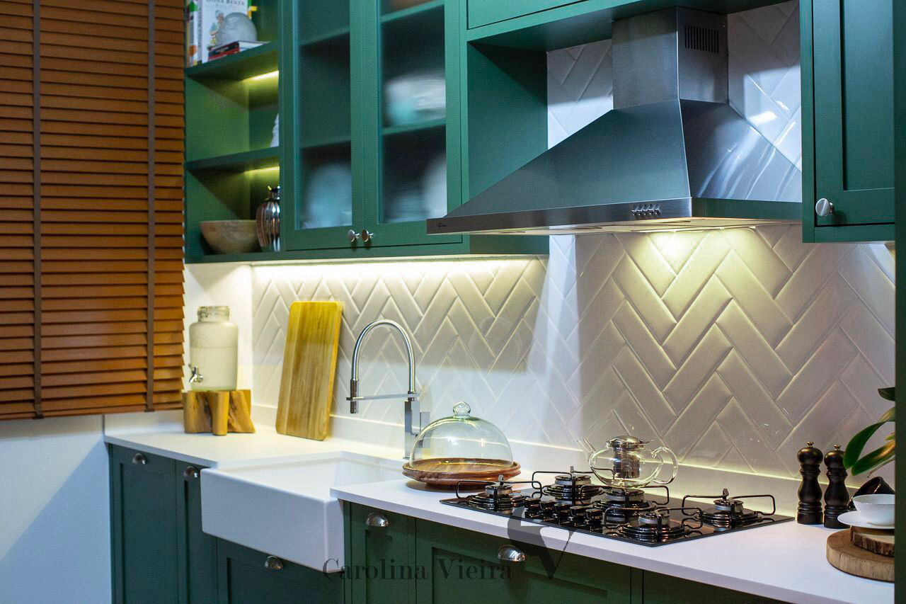 Cozinha Verde, CAROLINA VIEIRA CAROLINA VIEIRA مطبخ ذو قطع مدمجة MDF