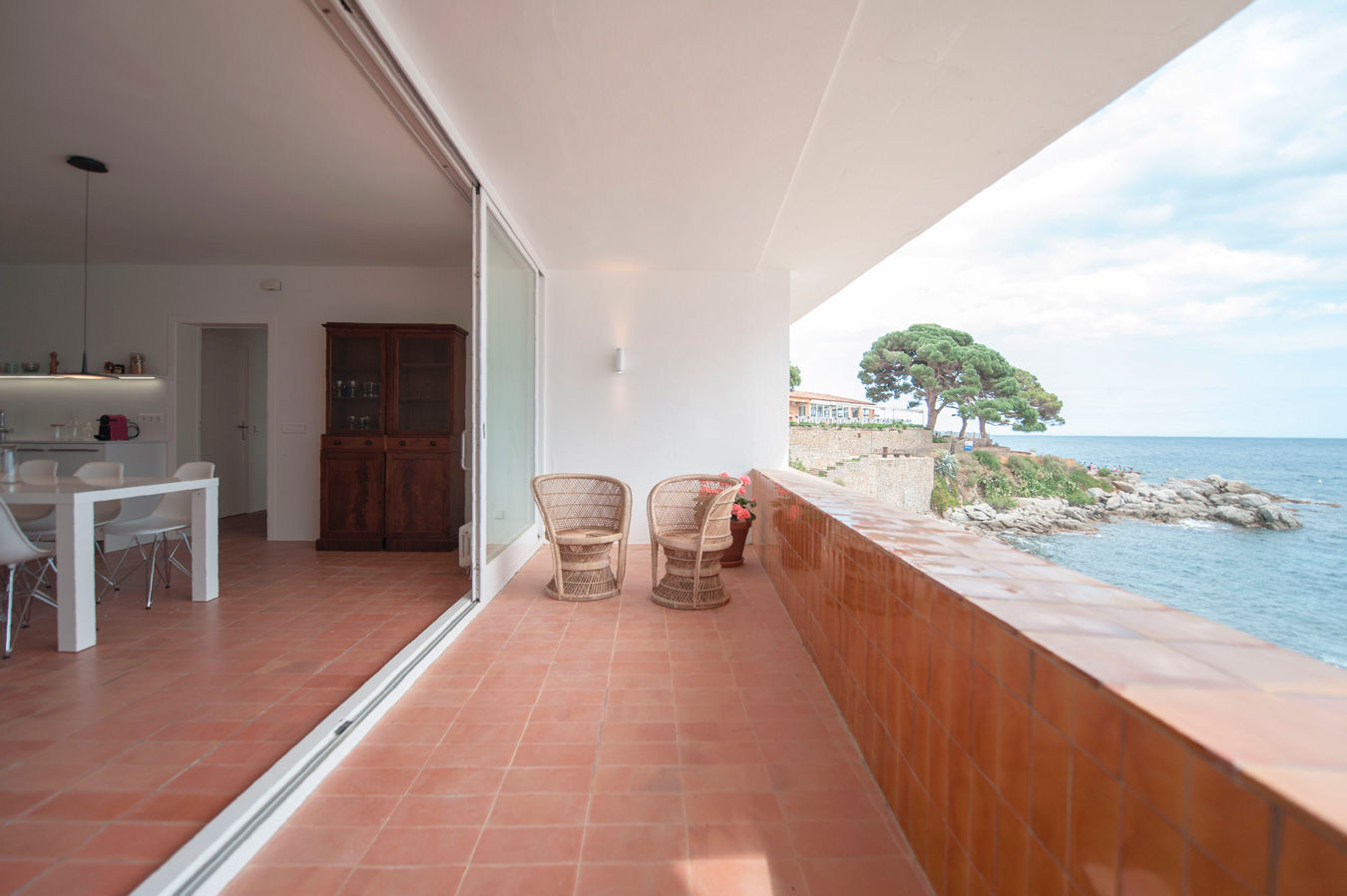 Calella, COMA Arquitectura COMA Arquitectura Balkon Keramik