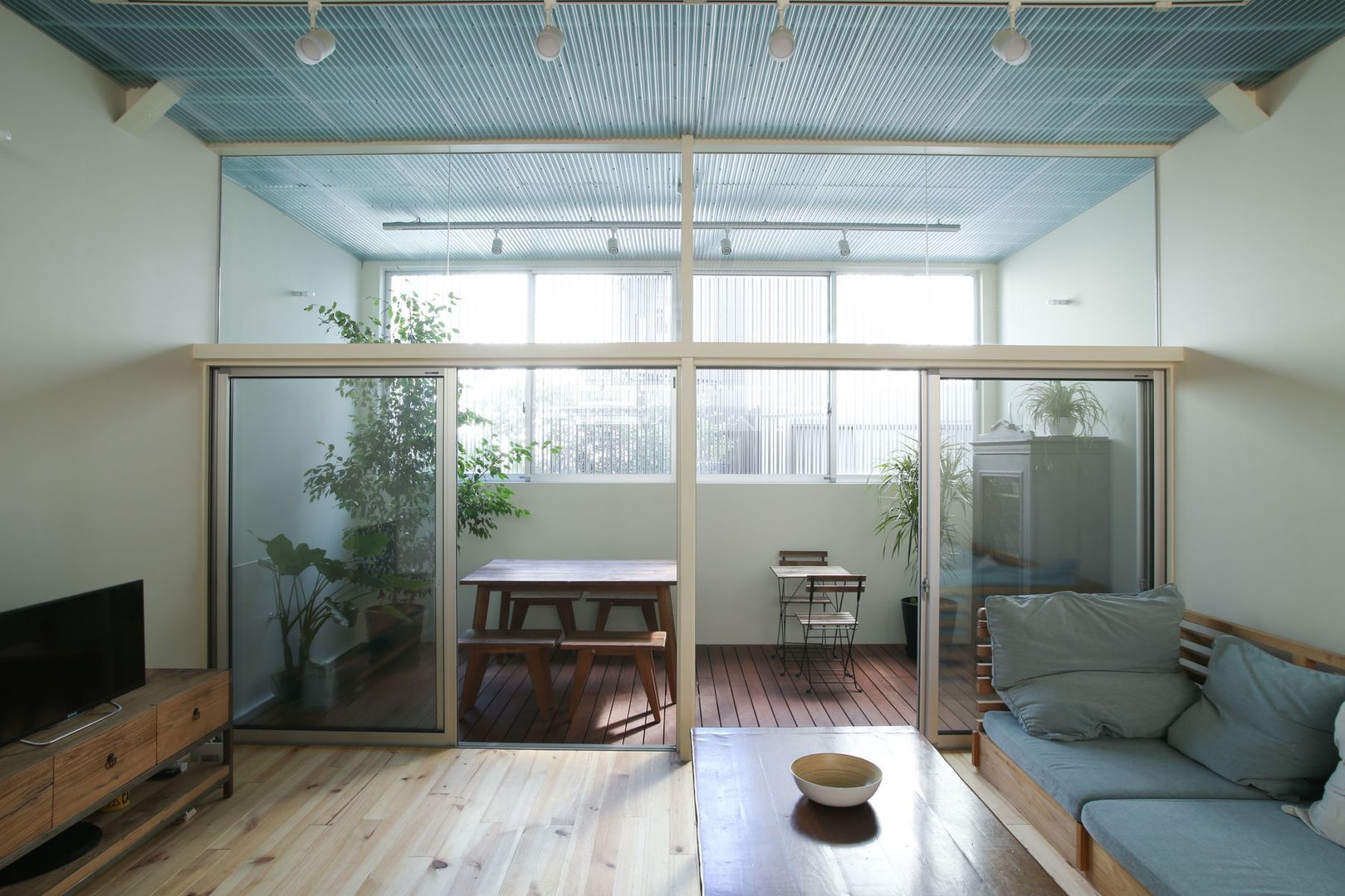 Nishijin Factory House 中西ひろむ建築設計事務所／Hiromu Nakanishi Architects Modern Conservatory Wood Wood effect