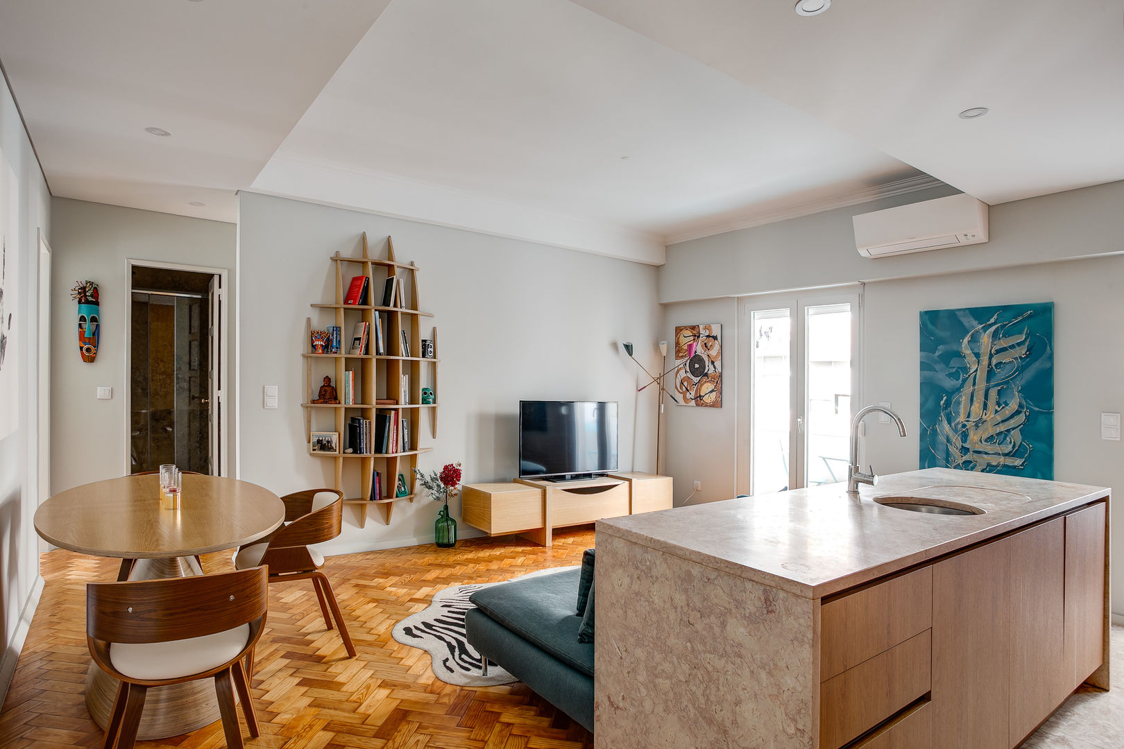 Apartamento de 70 m² em Alvalade, Tiago R. Correia, Arquitectos Tiago R. Correia, Arquitectos 现代客厅設計點子、靈感 & 圖片 大理石