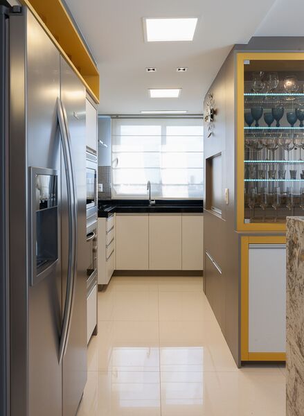 homify Modern kitchen