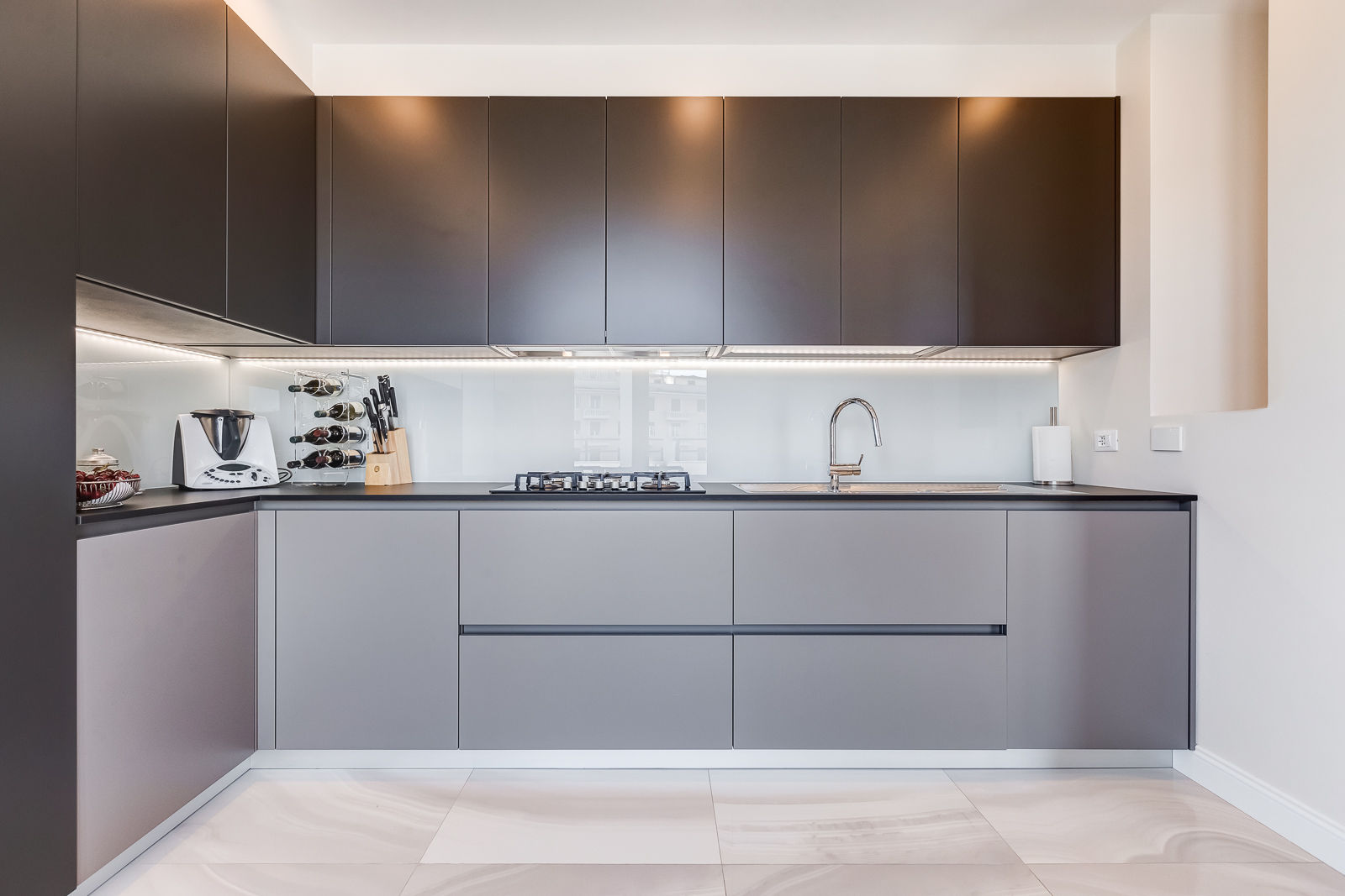 Trieste Residence, EF_Archidesign EF_Archidesign Dapur Minimalis