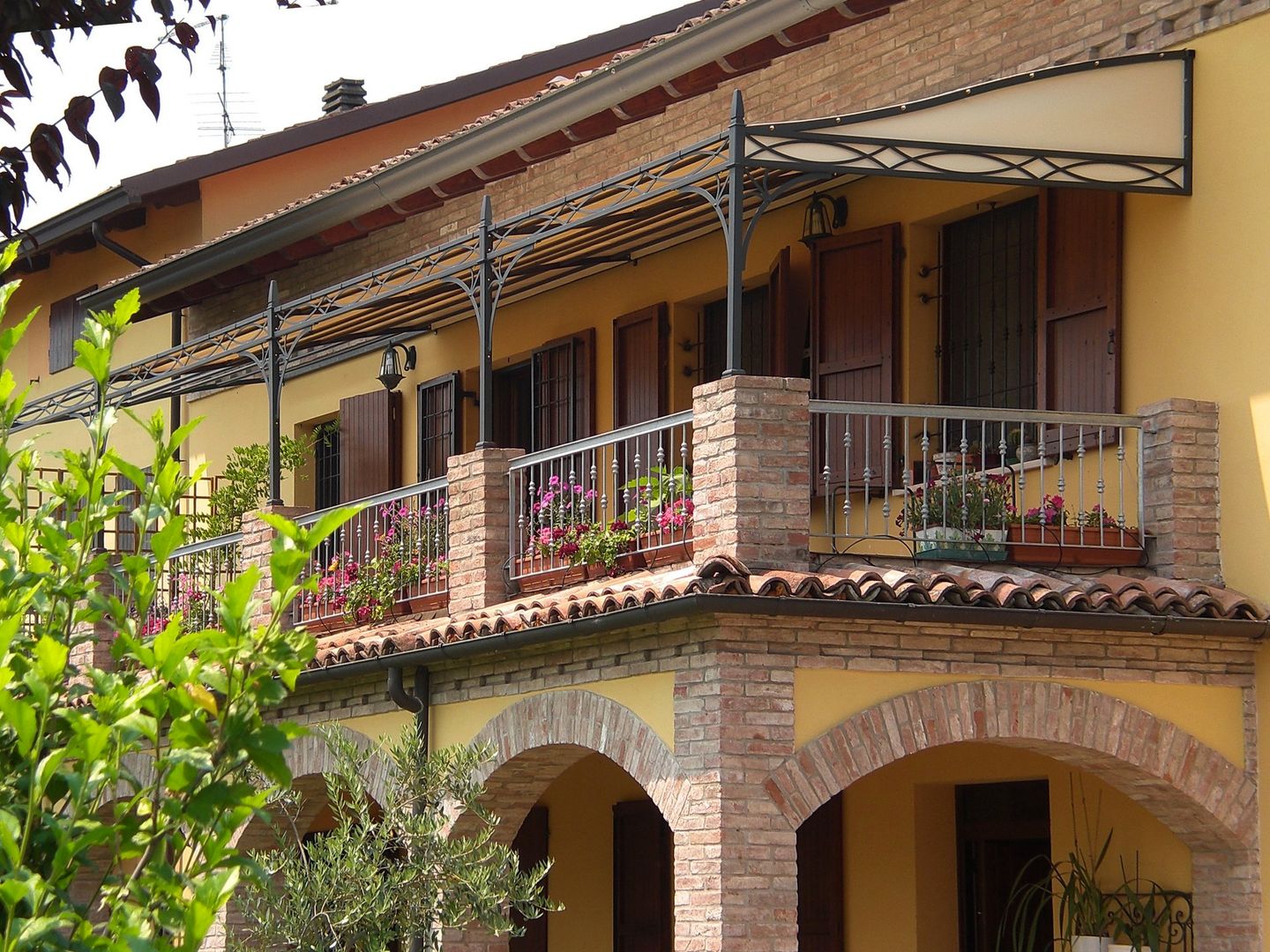 Pergola addossata Novecento, Unosider s.r.l. Unosider s.r.l. Balkon