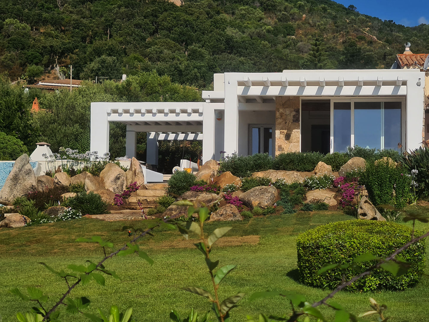 INTERNO ESTERNO E ARREDI in Costa Smeralda, Architetto Alessandro spano Architetto Alessandro spano 모던스타일 주택