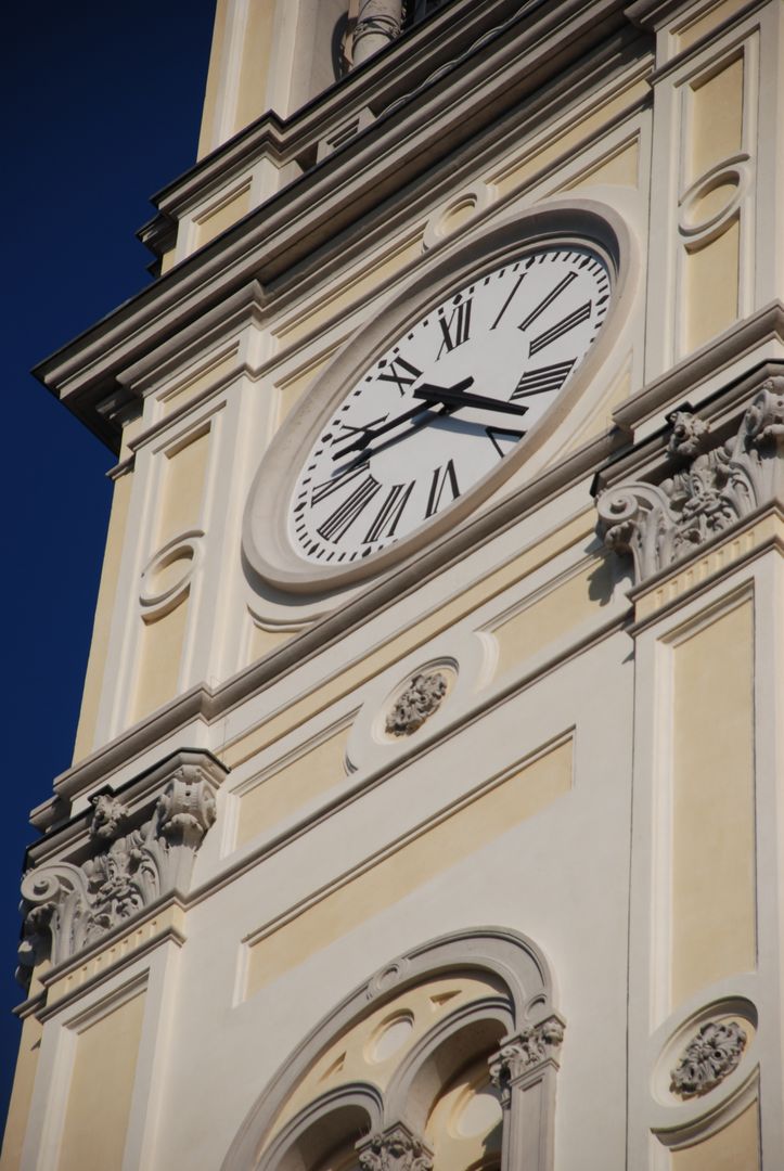 Restauro Torre Campanaria, C.M.E. srl C.M.E. srl 모던스타일 주택