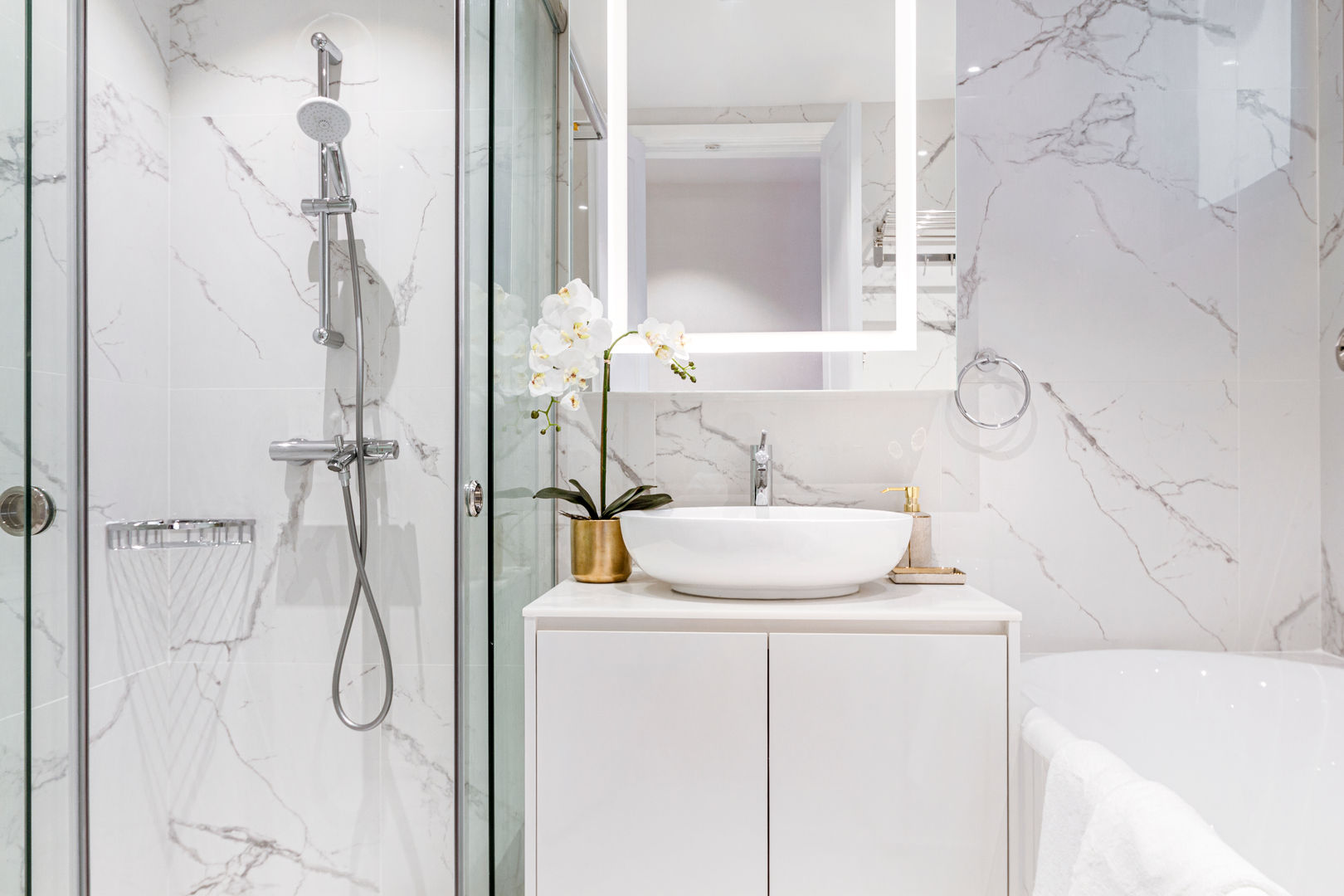 No bathroom window? No problem! 6 tricks to keep your room fresh homify