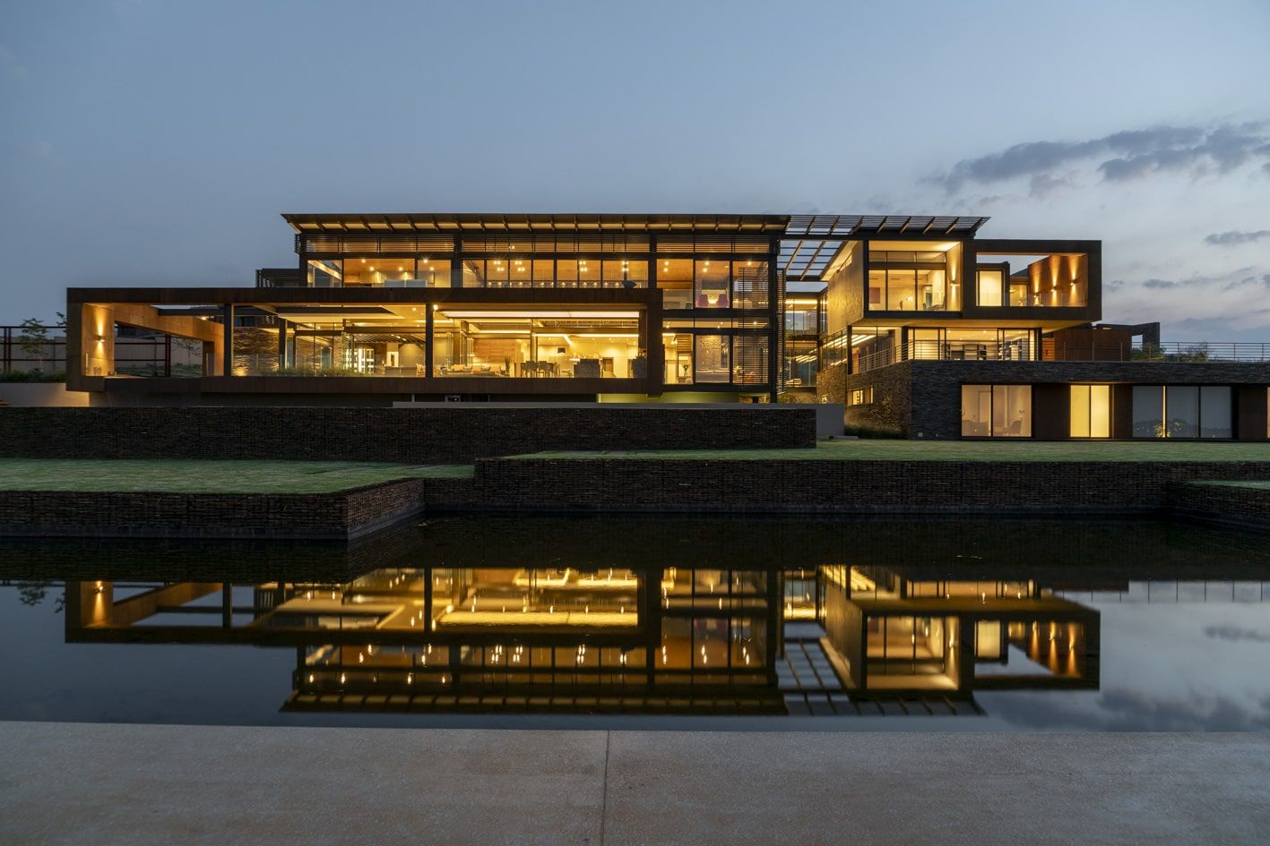 Mooikloof Heights , Nico Van Der Meulen Architects Nico Van Der Meulen Architects Modern Houses