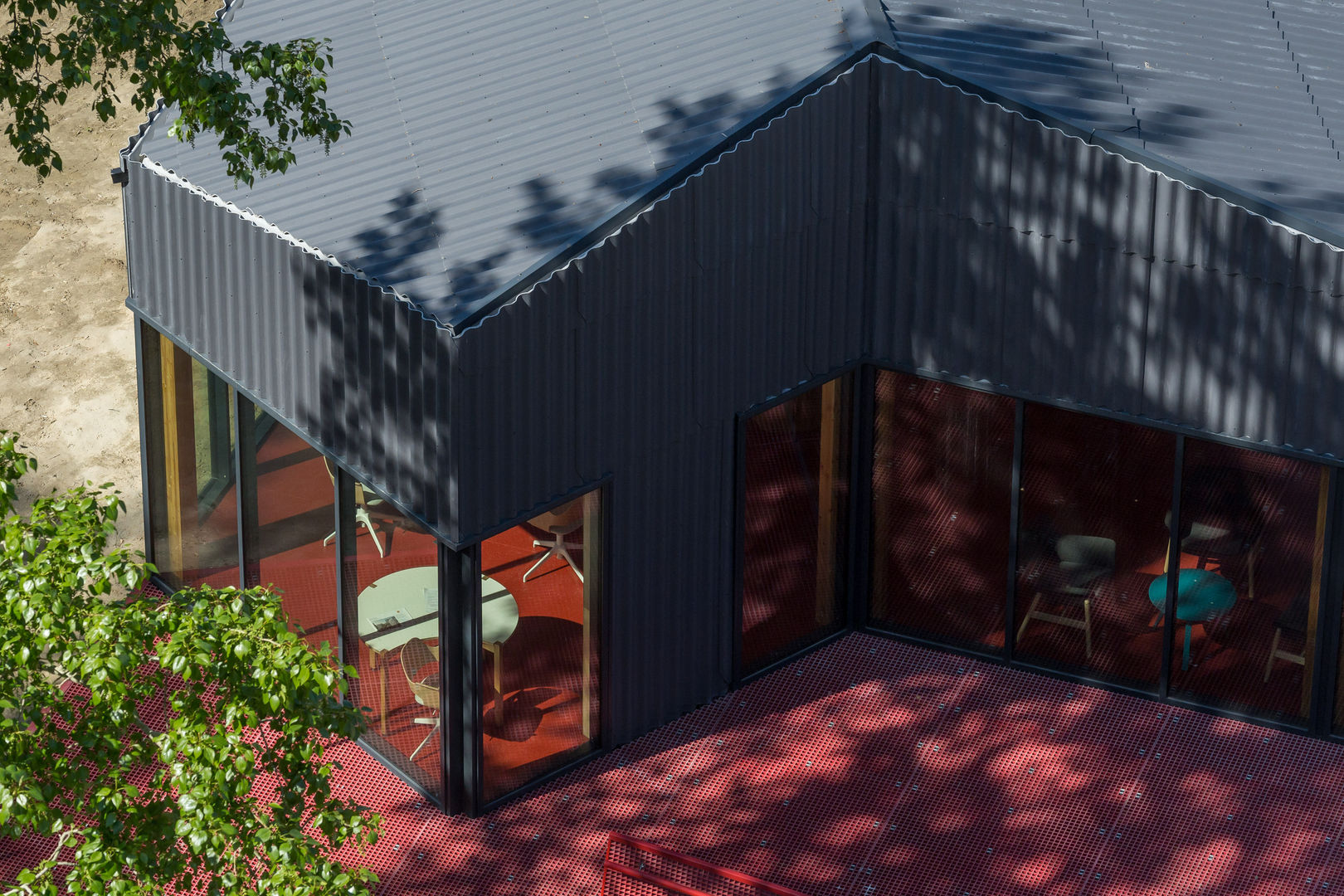 Офис продаж "Брусника", Alpbau Alpbau Casas de estilo minimalista