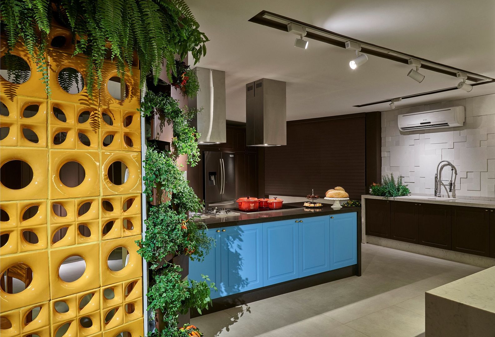 PROJETO COZINHA COM BRASILIDADE, Aadna.Design Aadna.Design Small kitchens