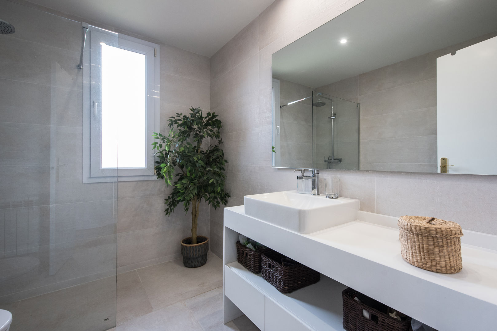 Reforma integral Unifamiliar zona Norte de Madrid, Arquiteknum Consultores SL Arquiteknum Consultores SL Bathroom