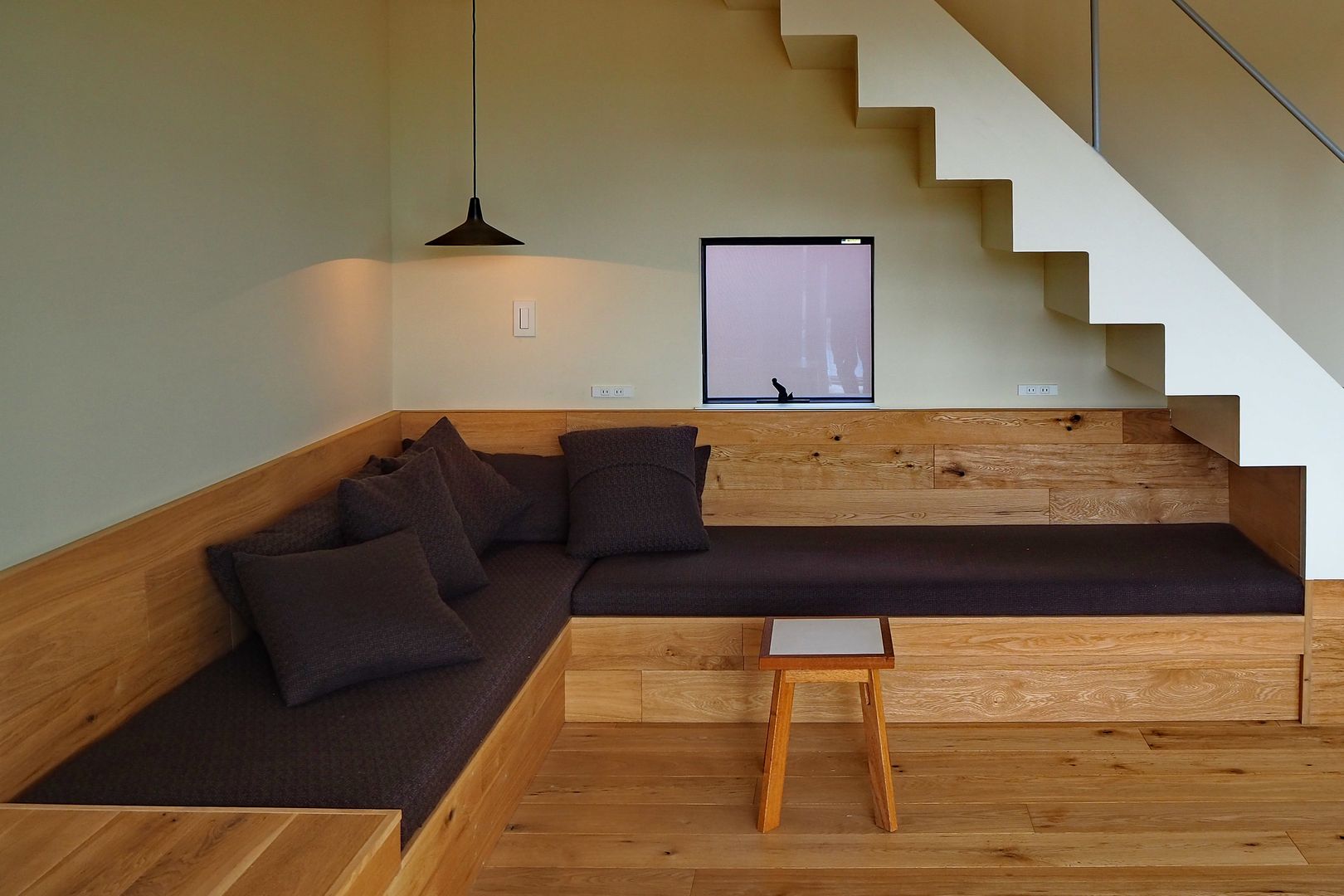 House in Mutsuzaki, Mimasis Design／ミメイシス デザイン Mimasis Design／ミメイシス デザイン Livings de estilo minimalista Salas y sillones