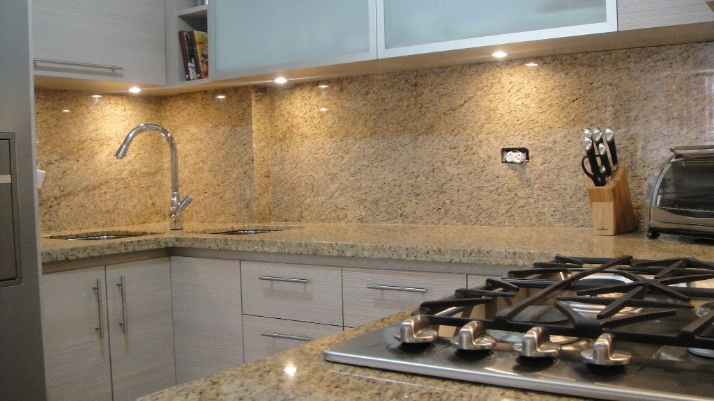 Proyectos de Cocinas Modernas, DM ITALIAN STYLE DM ITALIAN STYLE مطبخ جرانيت