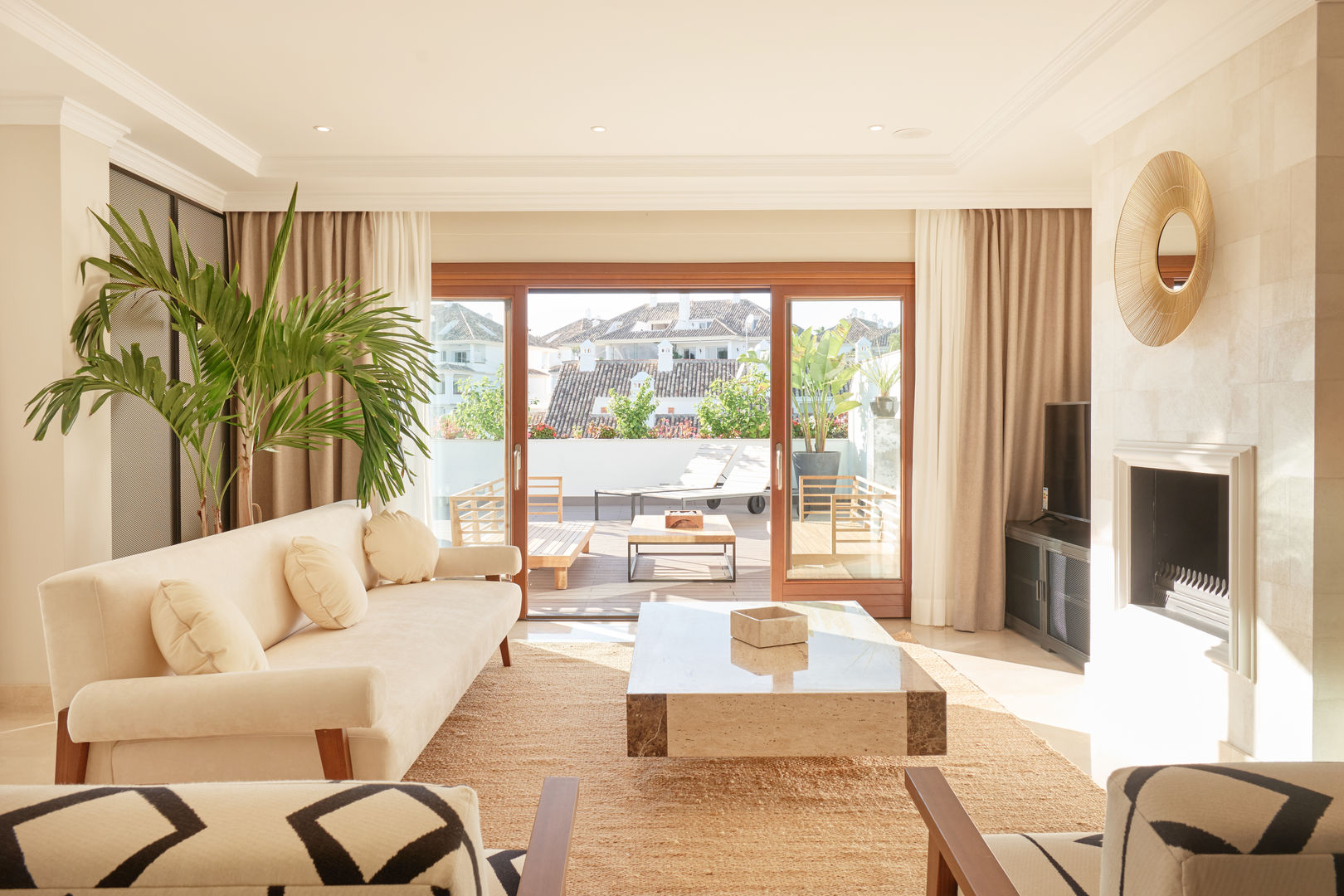 Por 90.000€ Vive en una Casa que parece Hotel [Incluye una terraza bellísima], Beatriz Saiz Interiorismo Beatriz Saiz Interiorismo Salones de estilo minimalista