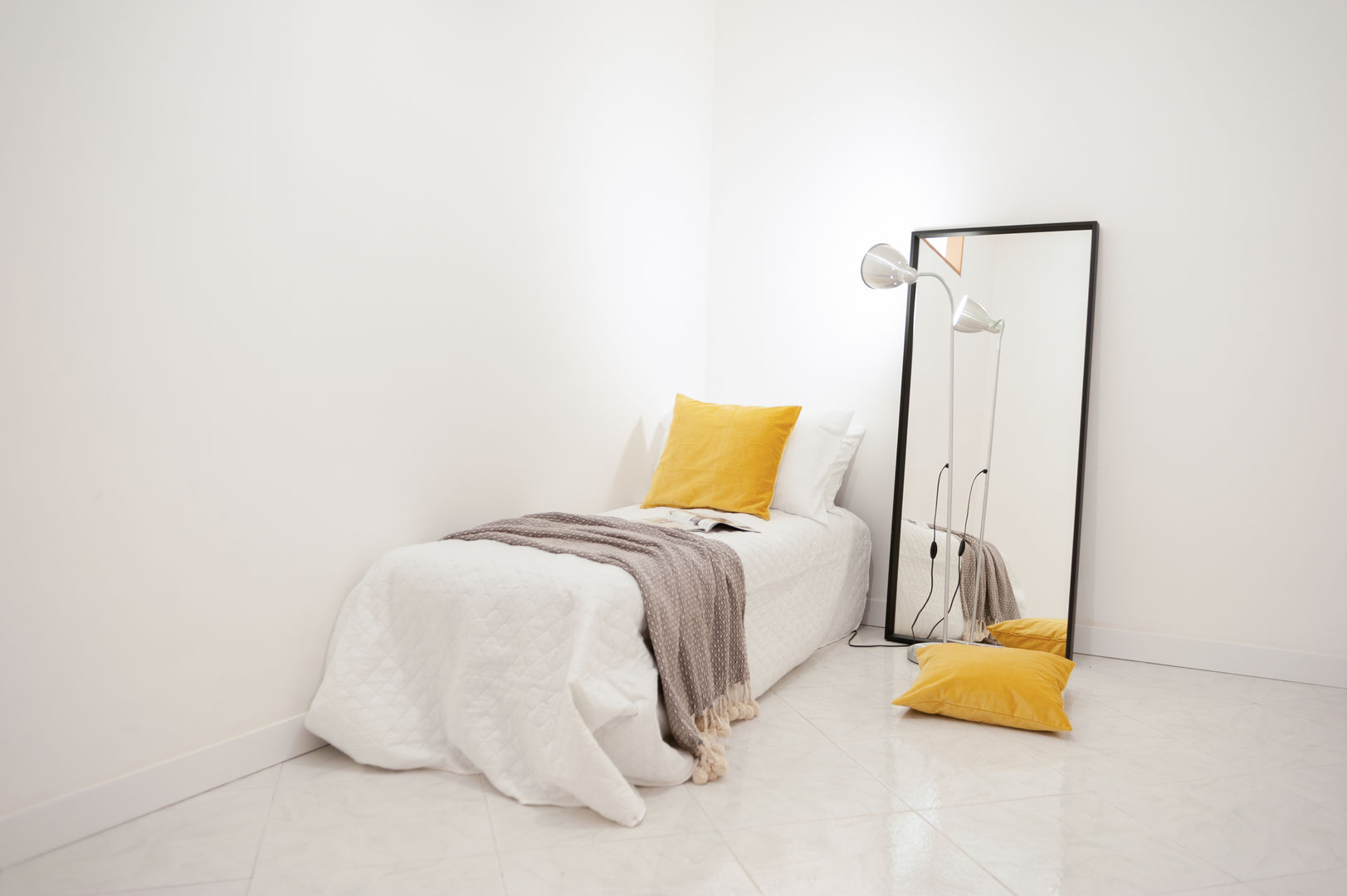 TERRATETTO UNIFAMILIARE, CRESCO HOME STAGING CRESCO HOME STAGING Quartos pequenos