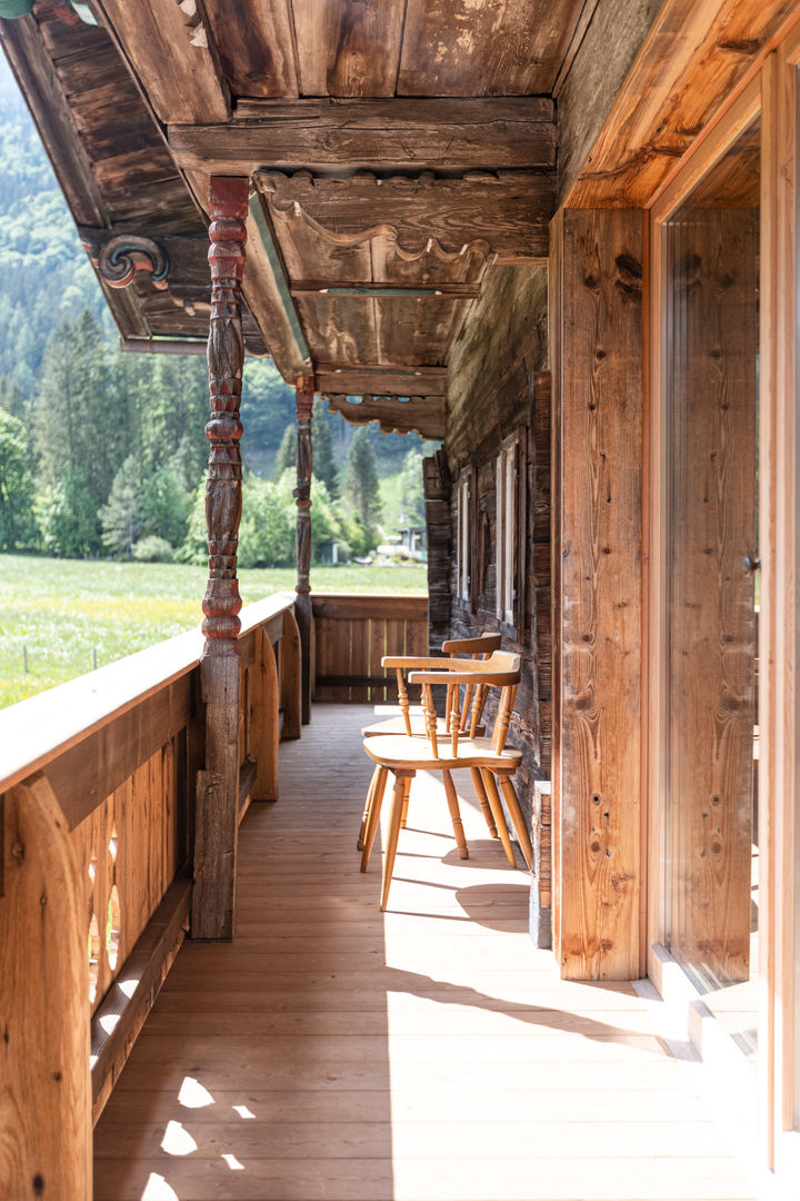 DIE GESCHICHTE DER GESPRÄCHE - ein Landhaus als Ferienwohnsitz, SNOW ARCHITEKTUR SNOW ARCHITEKTUR Dom rustykalny