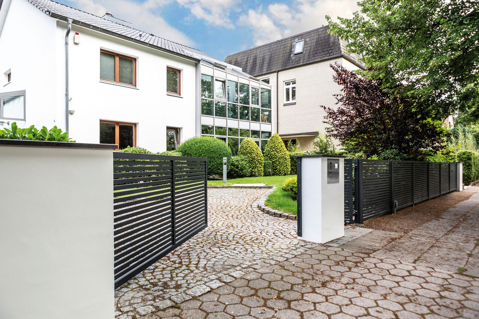 Modell Juist, Nordzaun Zäune - Tore - Sicherheit, Inh. Dipl. Ing (FH) Torben Suhr Nordzaun Zäune - Tore - Sicherheit, Inh. Dipl. Ing (FH) Torben Suhr Modern garden Aluminium/Zinc Fencing & walls