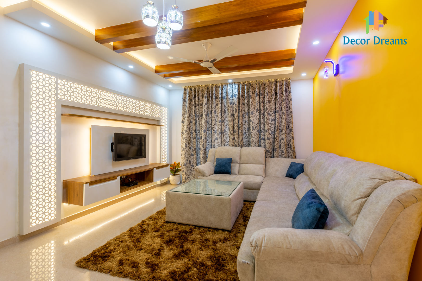 4 BHK Interior at Krishwi Dhavala - Ms Suwarcha, DECOR DREAMS DECOR DREAMS Modern living room
