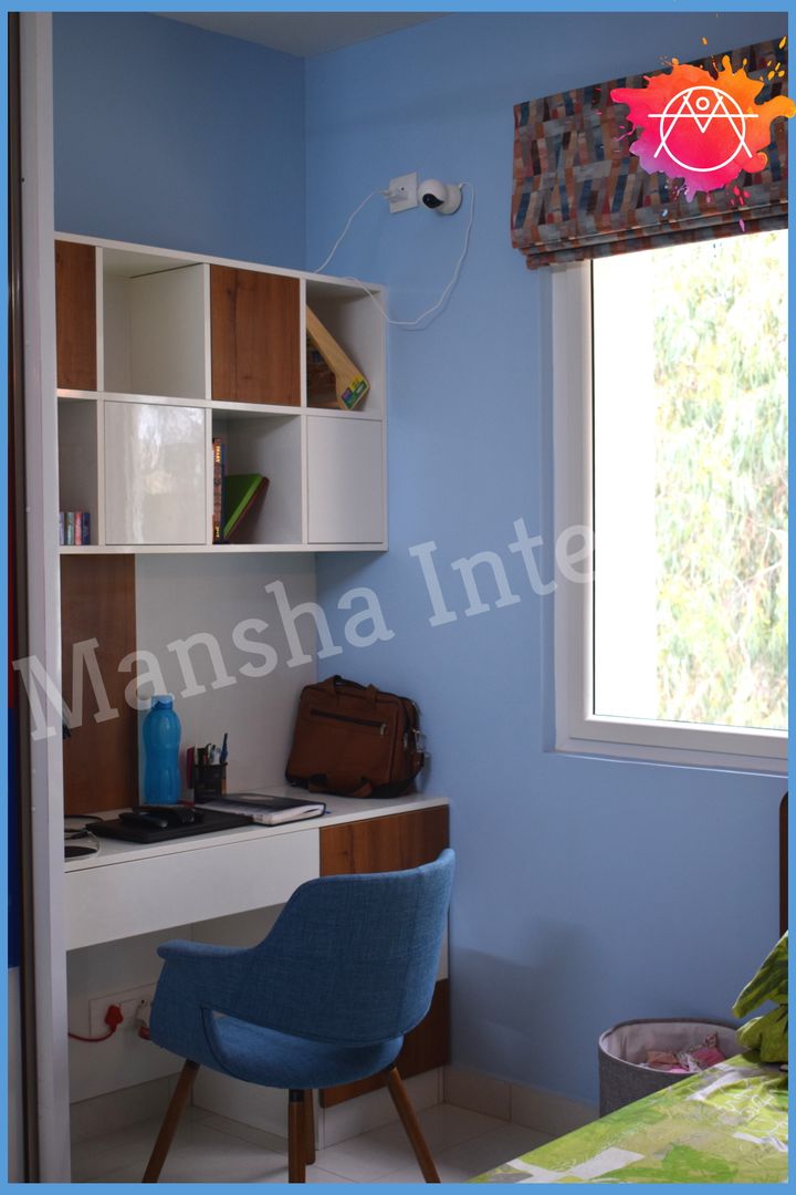 Study Unit! Mansha Interior Modern Corridor, Hallway and Staircase