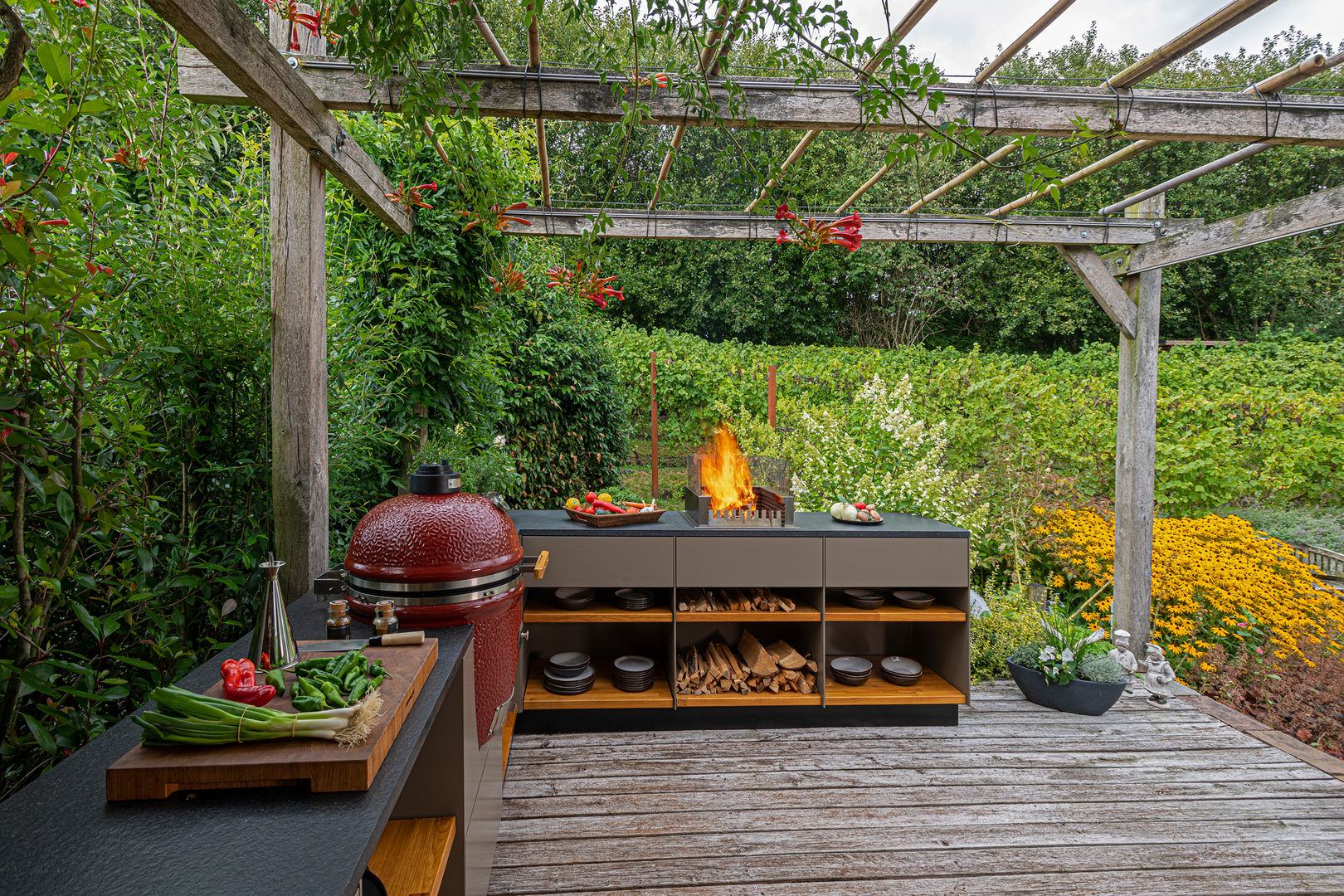 KEIN DACH NÖTIG, Freiluftküche | the real outdoor kitchen Freiluftküche | the real outdoor kitchen 미니멀리스트 정원 가구