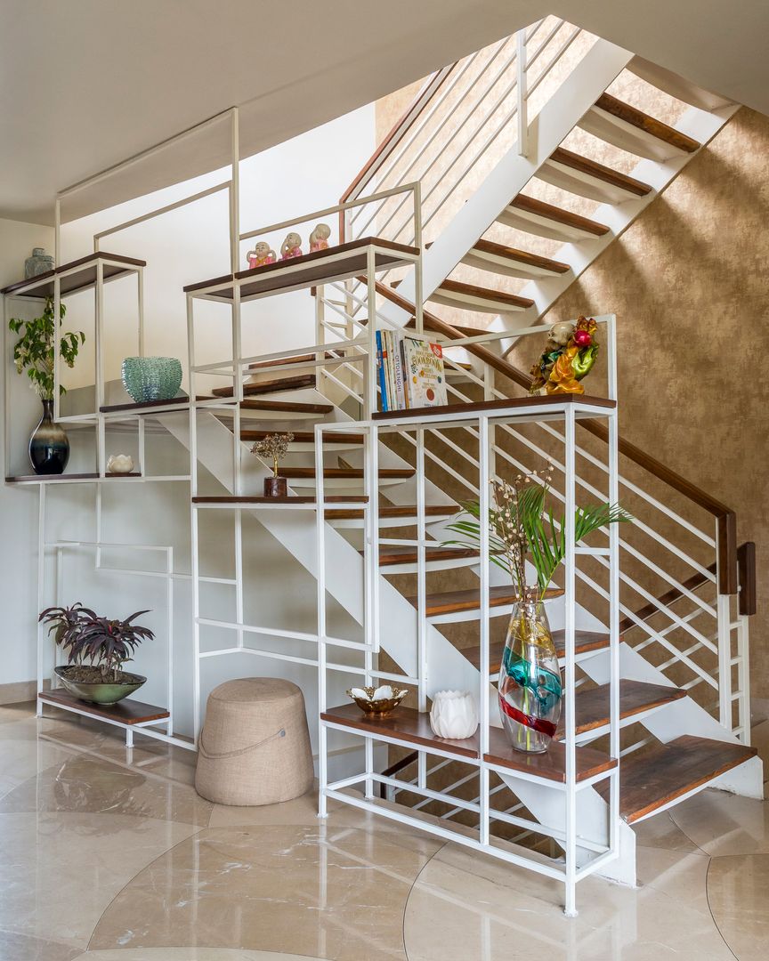 Staircase with natural wood steps Art Space Design studio Stairs