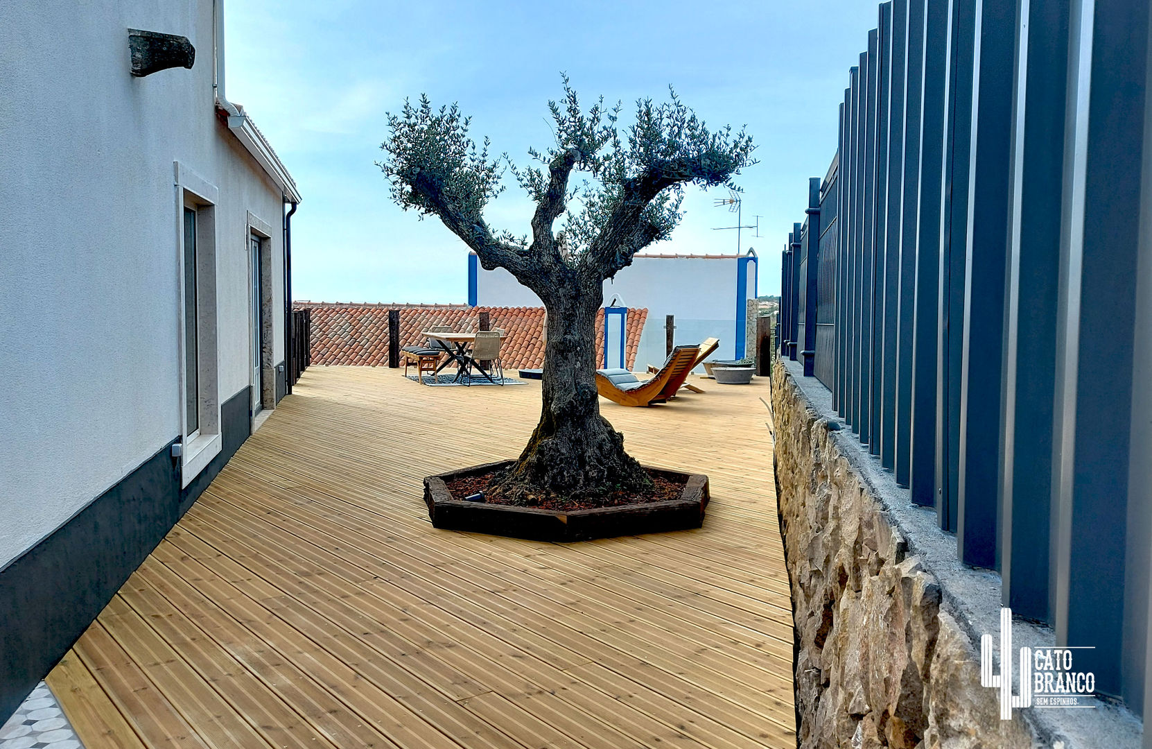 Construção de deck em madeira, Catobranco Lda Catobranco Lda Jardines de estilo mediterráneo Madera Acabado en madera