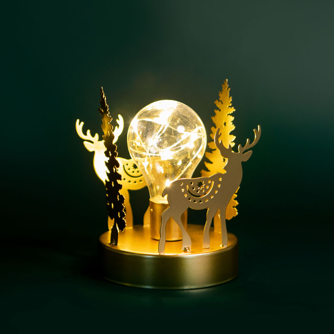 Gloeilamp goud met kerst tafereel €12,50 jadyshop.nl Landelijke eetkamers IJzer / Staal kerst verlichting,kerst,kerst decoratie,kerst sfeer,kerst kado,kerst lamp,kerst interieur,kerst in goud,Accessoires & decoratie