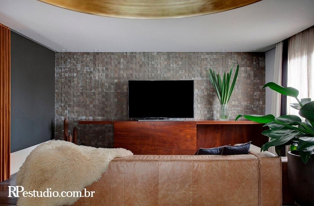 APARTAMENTO-CASA URBANA, RP Estúdio - Roberta Polito e Luiz Gustavo Campos RP Estúdio - Roberta Polito e Luiz Gustavo Campos Modern living room