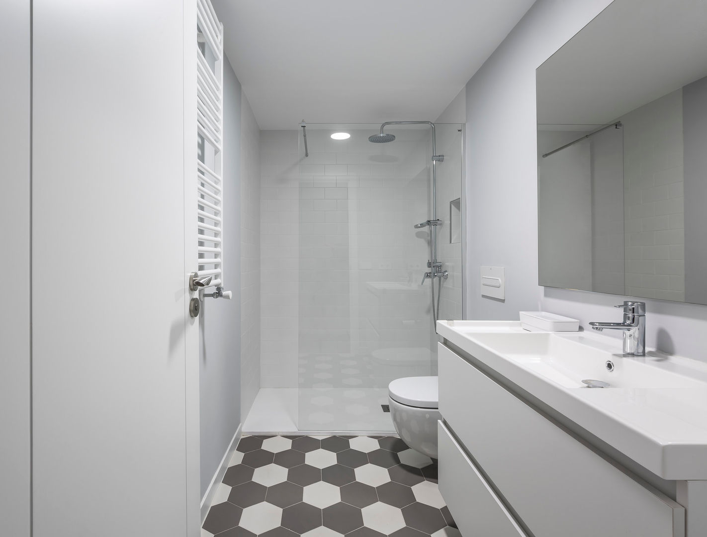 Housing in Benimaclet homify Modern bathroom