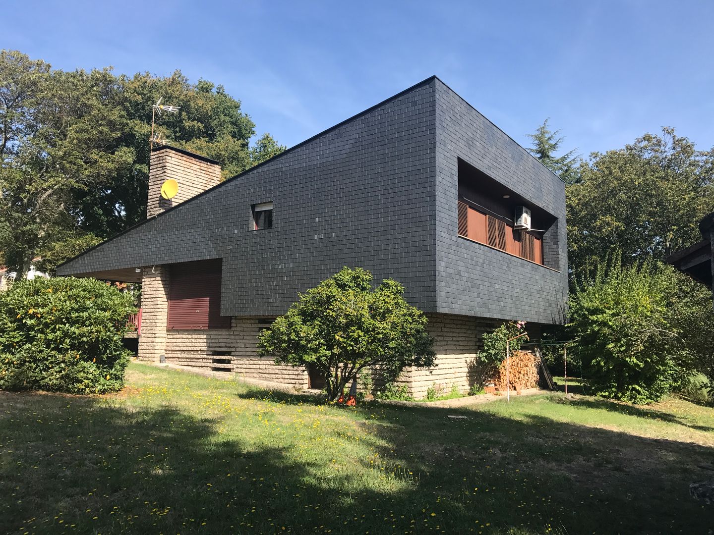 Chalet en Melón, CHAO ARQUITECTOS CHAO ARQUITECTOS Country house Slate